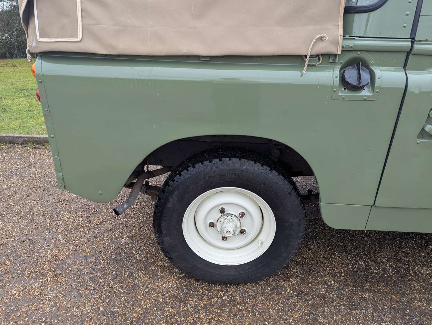 <p>1963 LAND ROVER SERIES IIA</p>