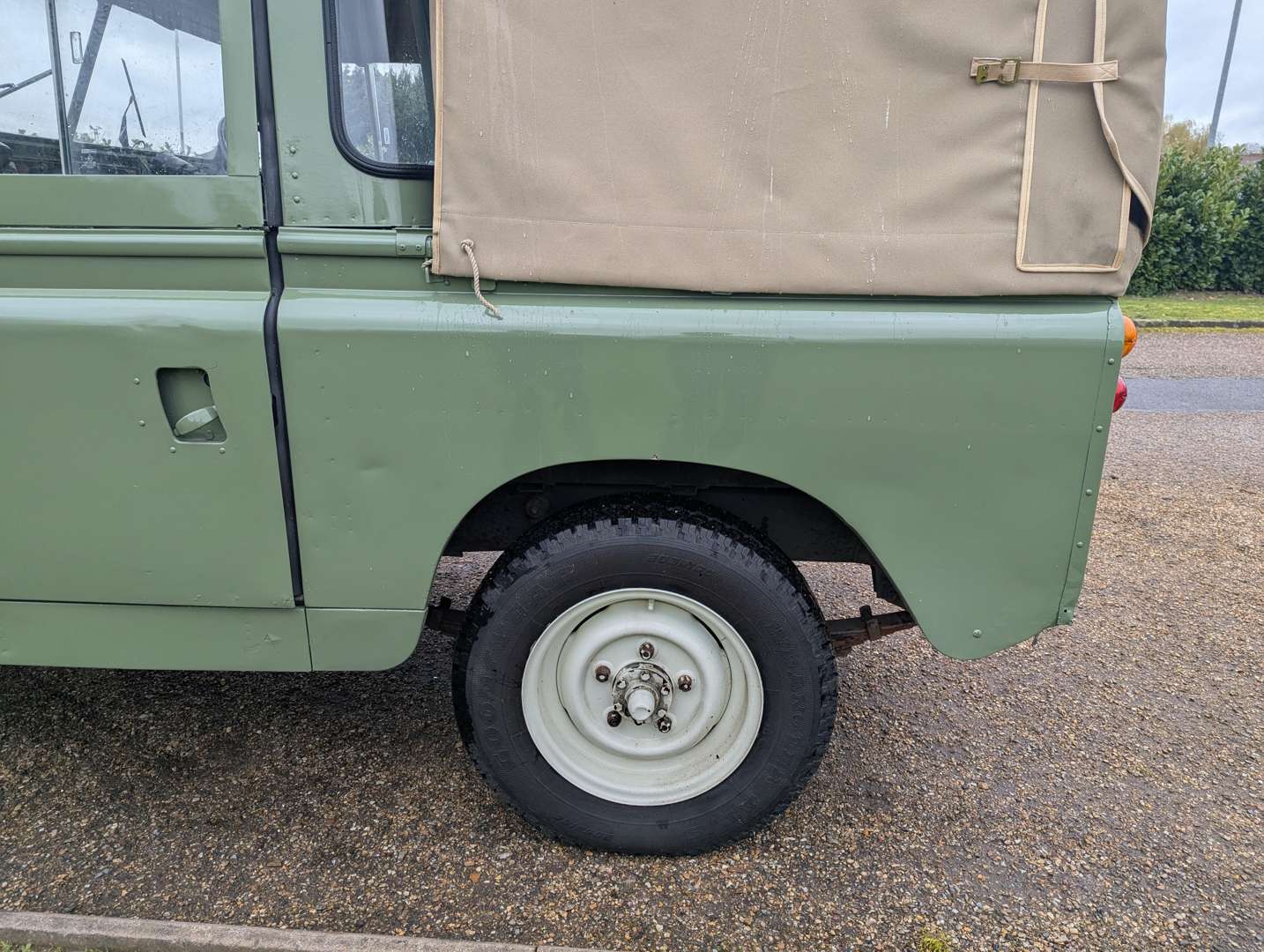 <p>1963 LAND ROVER SERIES IIA</p>