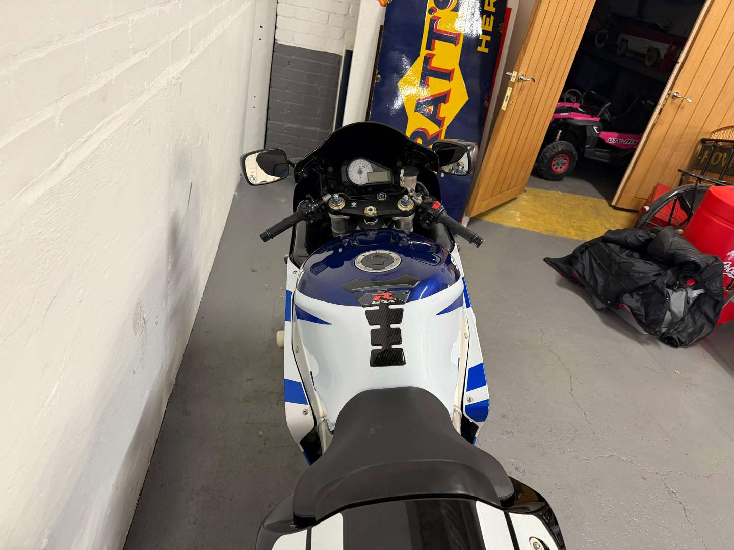 <p>2000 SUZUKI GSX-R750Y</p>