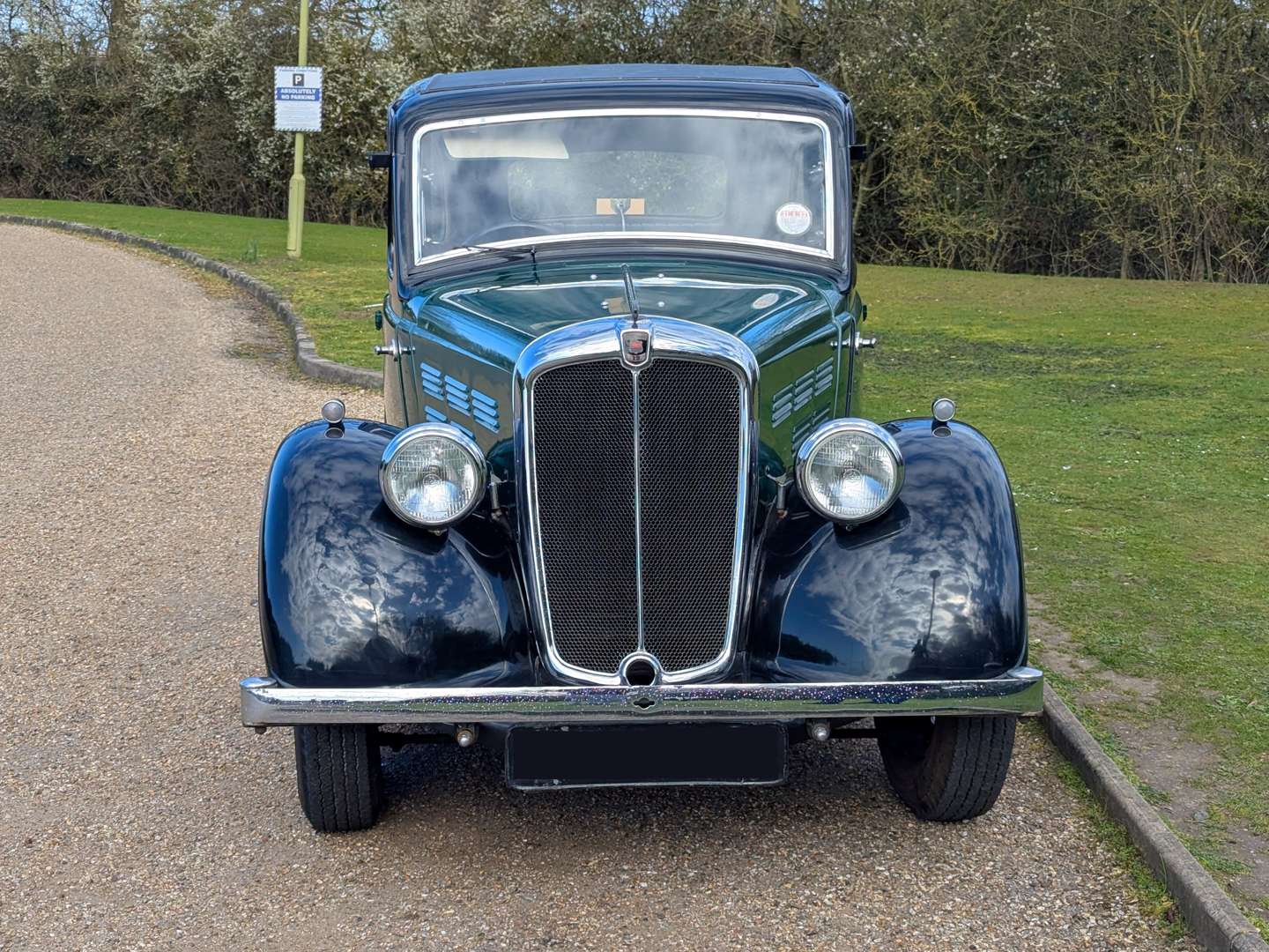 <p>1937 MORRIS 12 HP</p>