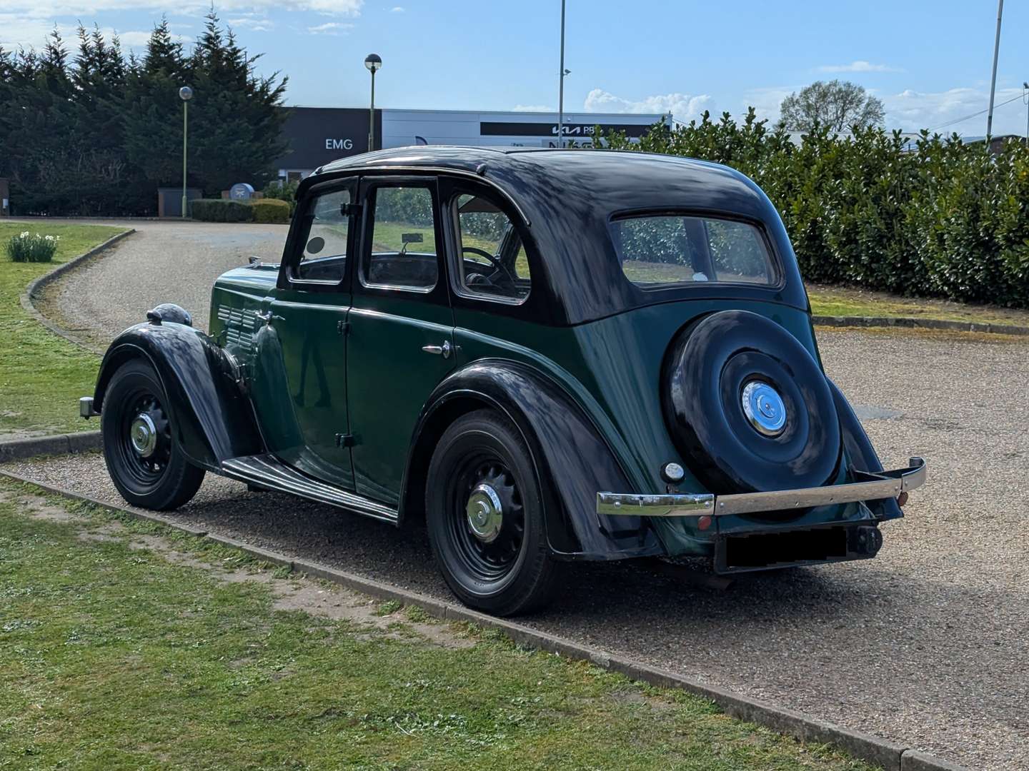 <p>1937 MORRIS 12 HP</p>