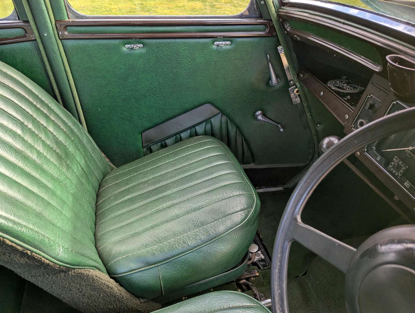 <p>1937 MORRIS 12 HP</p>