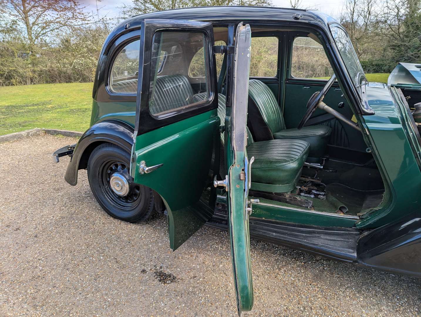 <p>1937 MORRIS 12 HP</p>