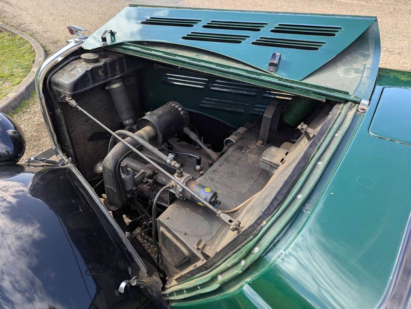 <p>1937 MORRIS 12 HP</p>