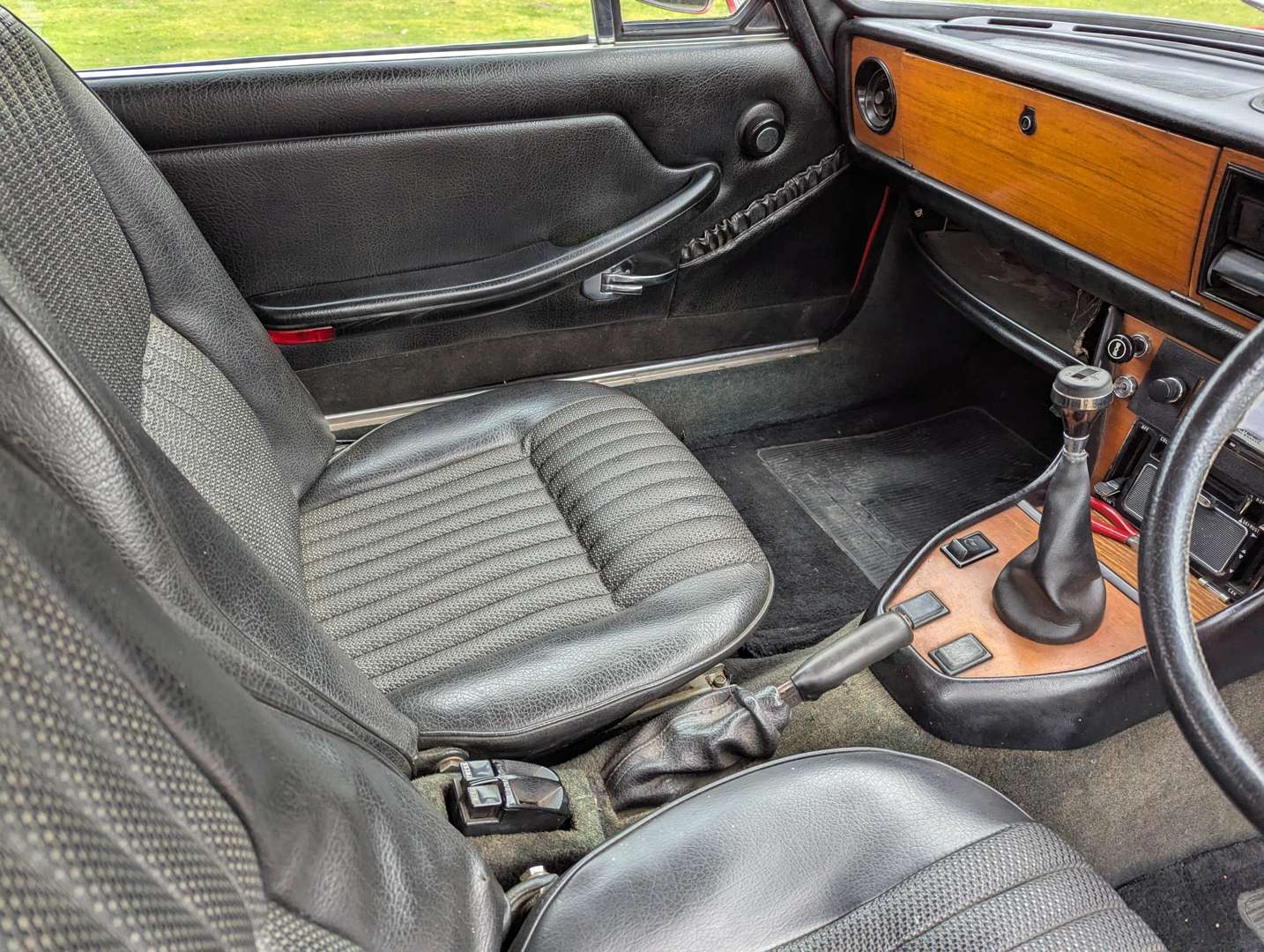 <p>1974 TRIUMPH STAG</p>