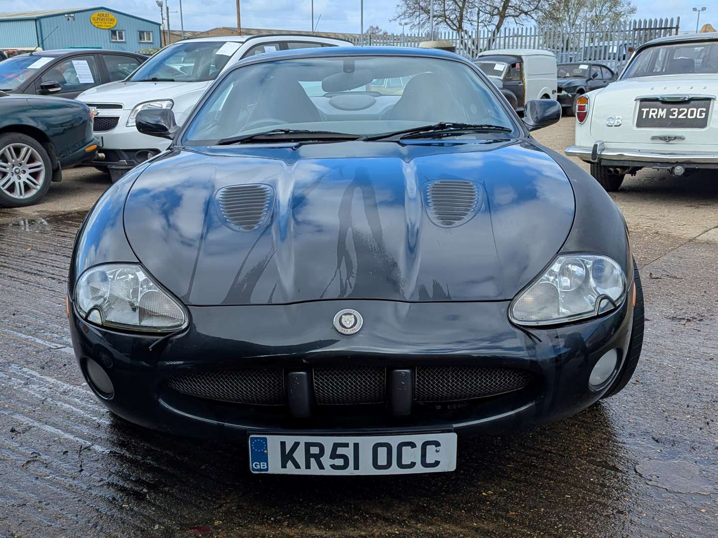 <p>2002 JAGUAR XKR AUTO</p>
