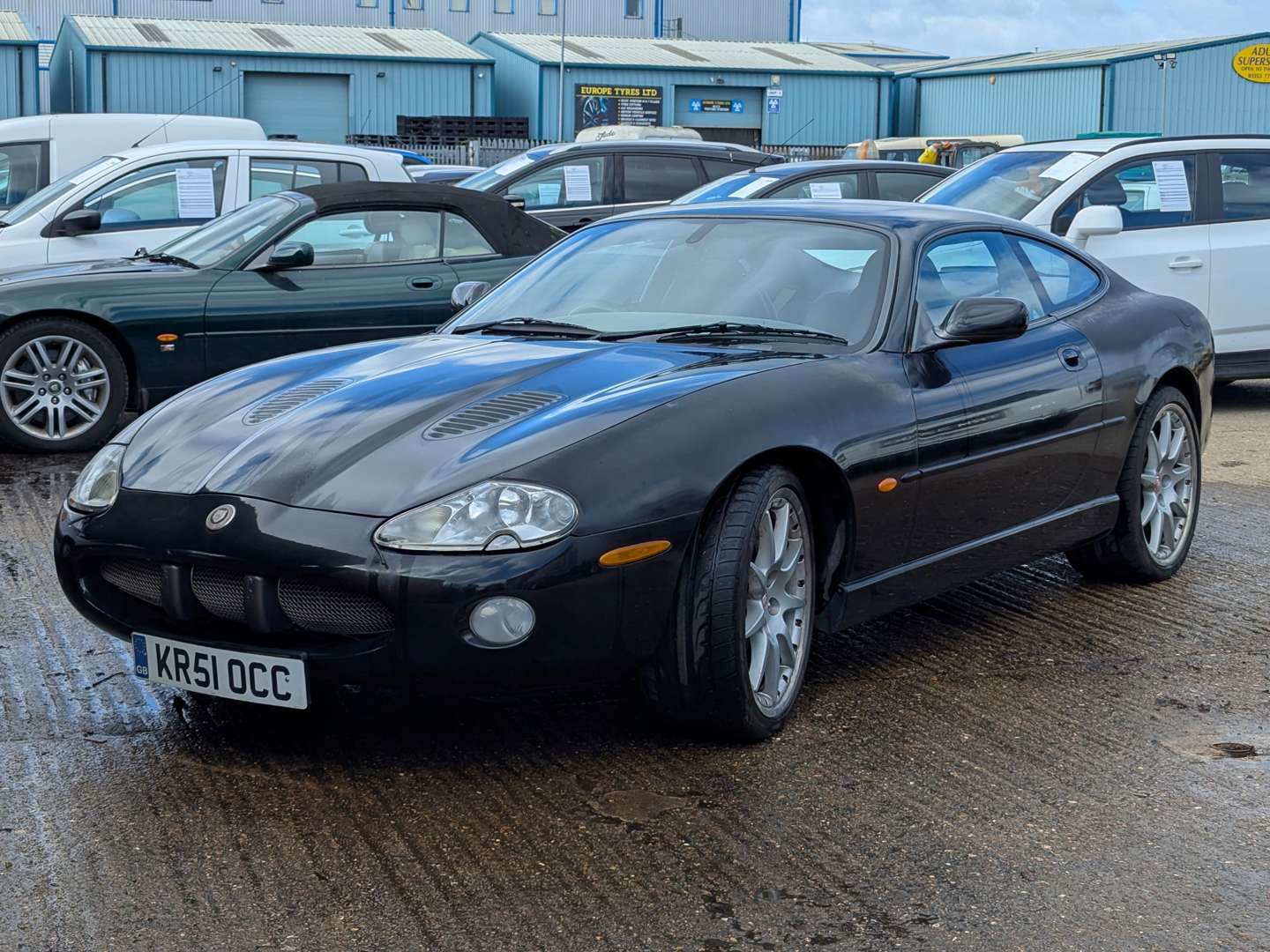 <p>2002 JAGUAR XKR AUTO</p>