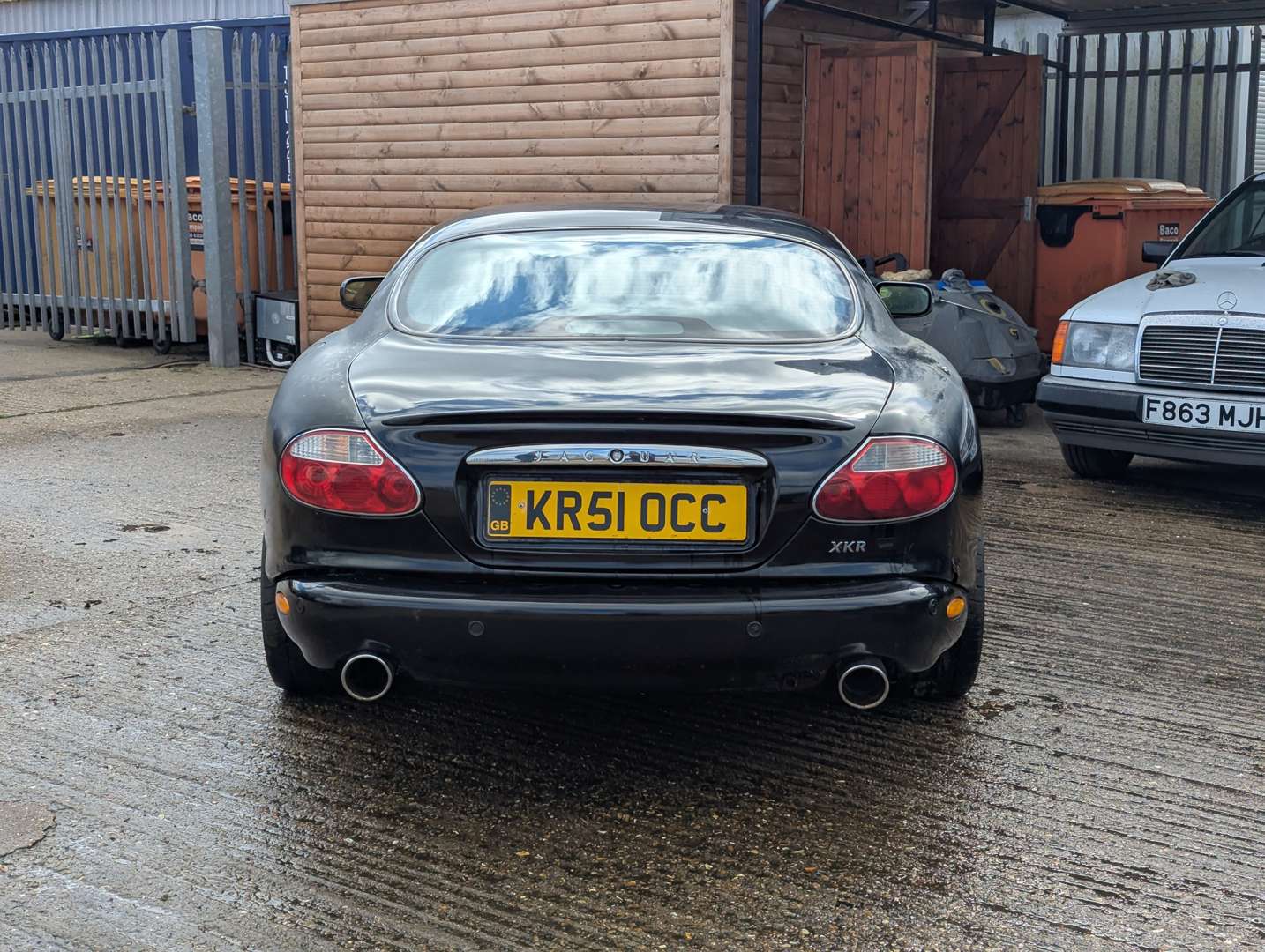 <p>2002 JAGUAR XKR AUTO</p>
