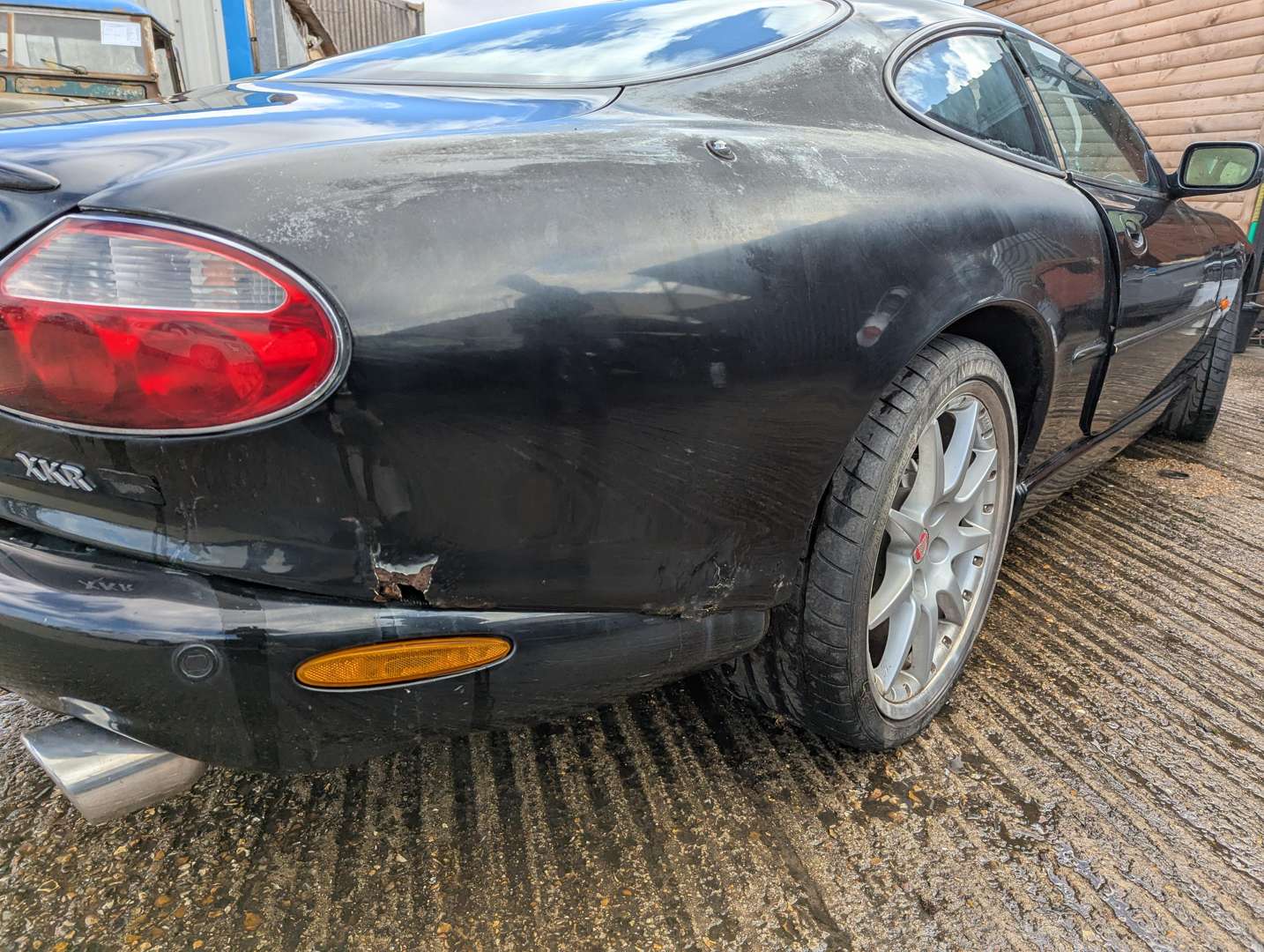 <p>2002 JAGUAR XKR AUTO</p>