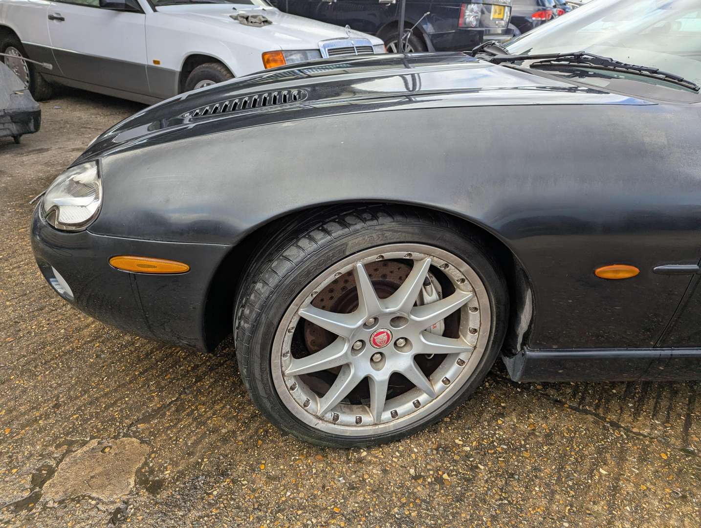<p>2002 JAGUAR XKR AUTO</p>