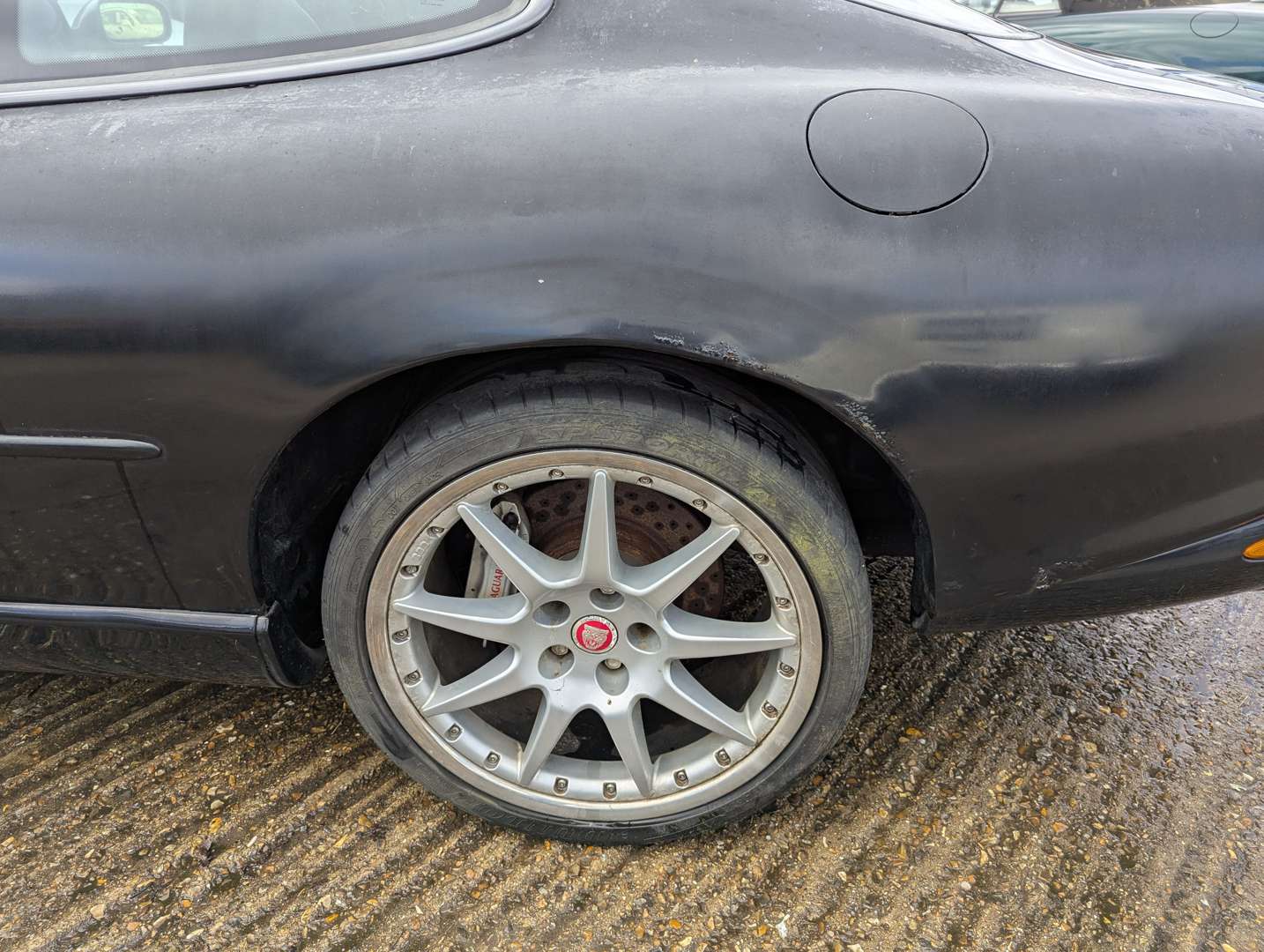 <p>2002 JAGUAR XKR AUTO</p>