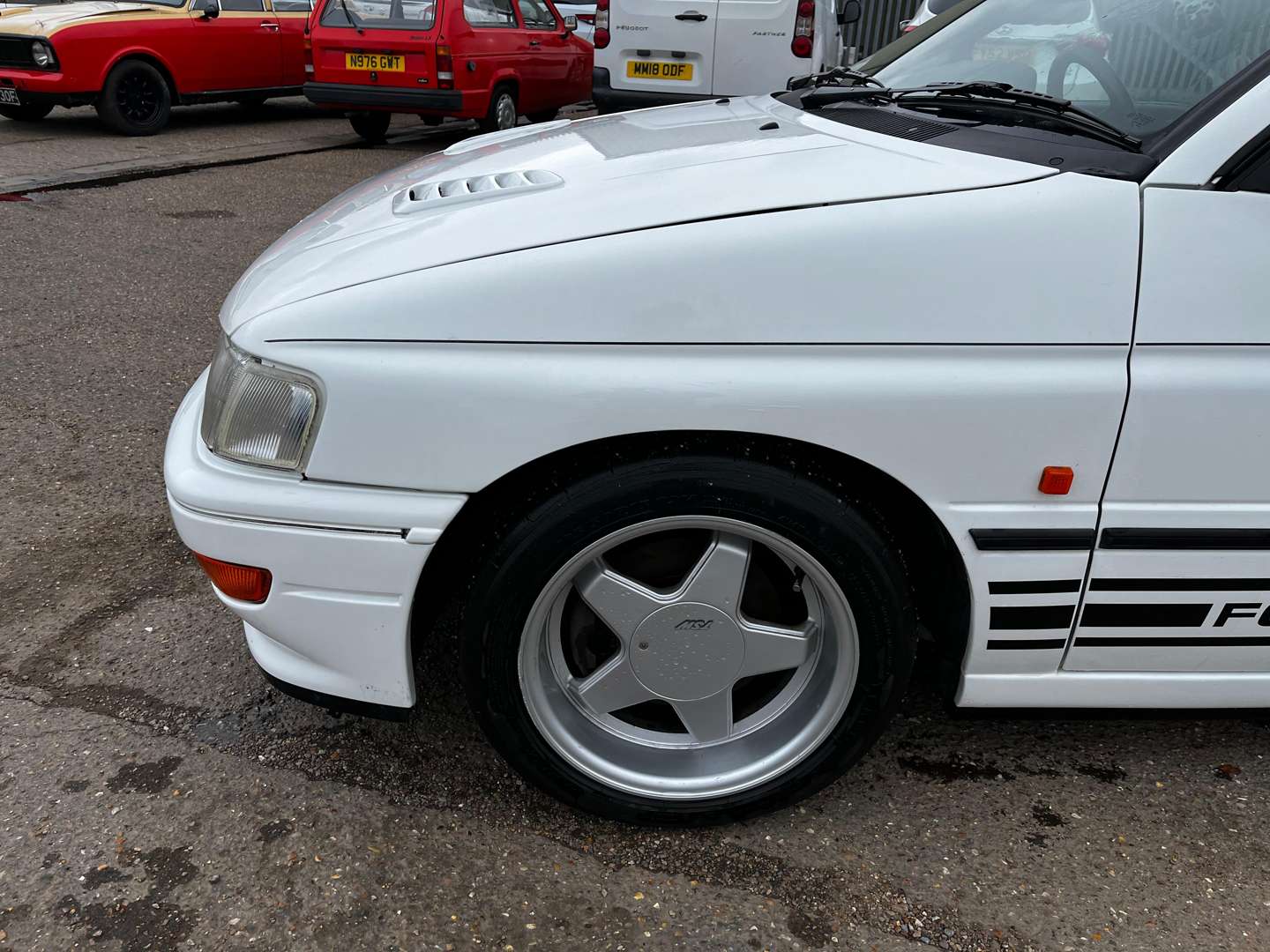<p>1993 FORD ESCORT XR3I CABRIOLET</p>