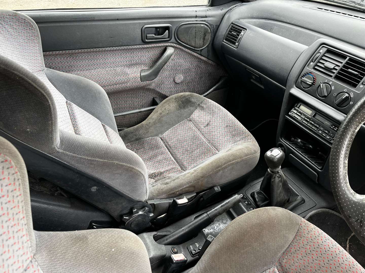 <p>1993 FORD ESCORT XR3I CABRIOLET</p>