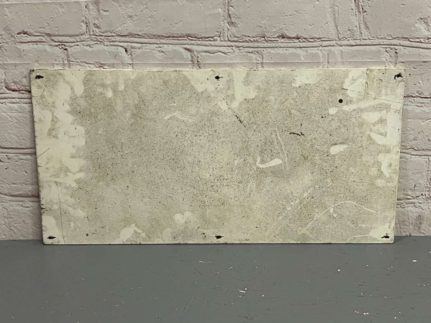 <p>Valuables Warning Wooden Painted Sign</p>