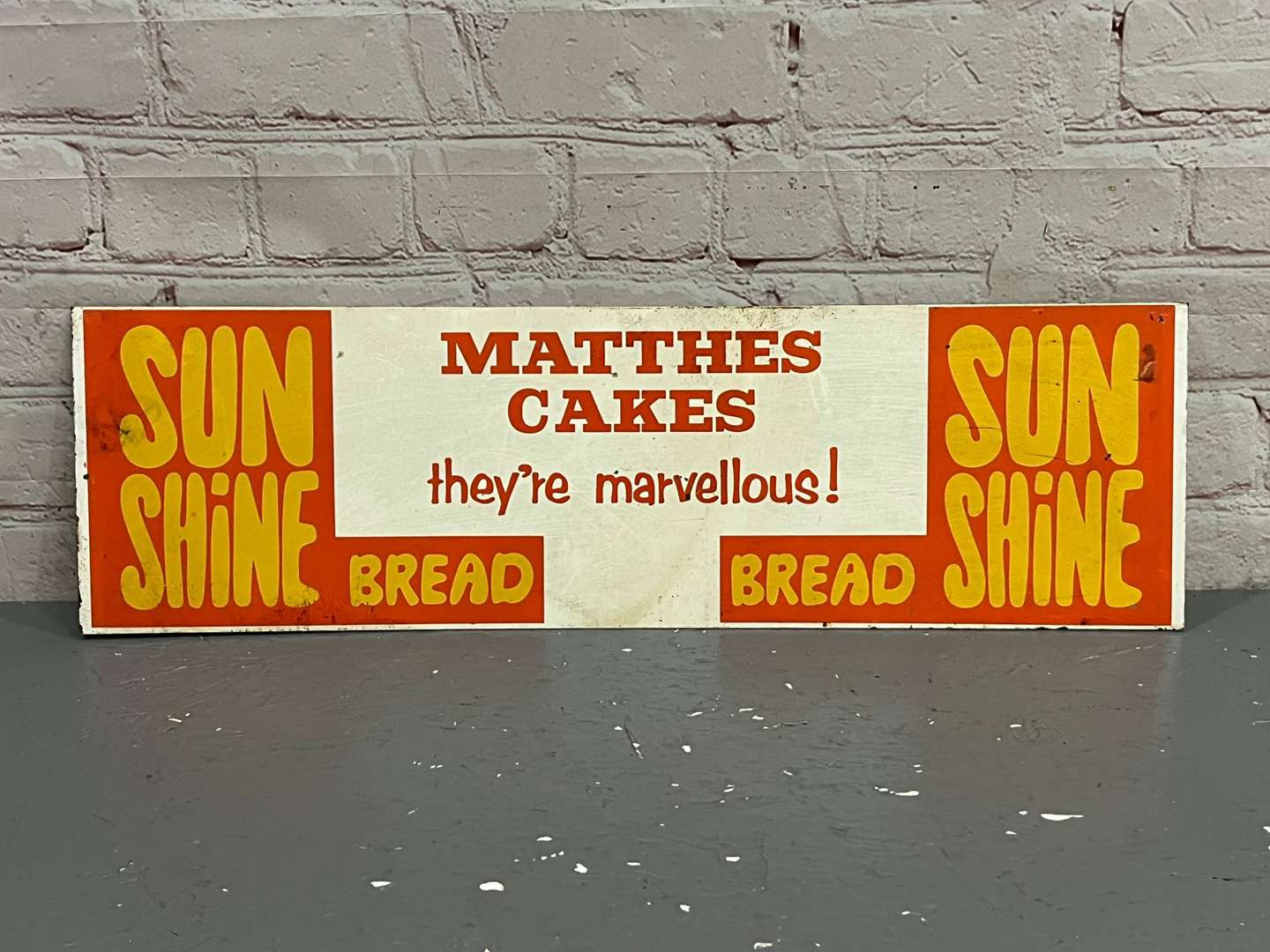 <p>Matthes Cakes “Sun Shine Bread” Metal Sign</p>