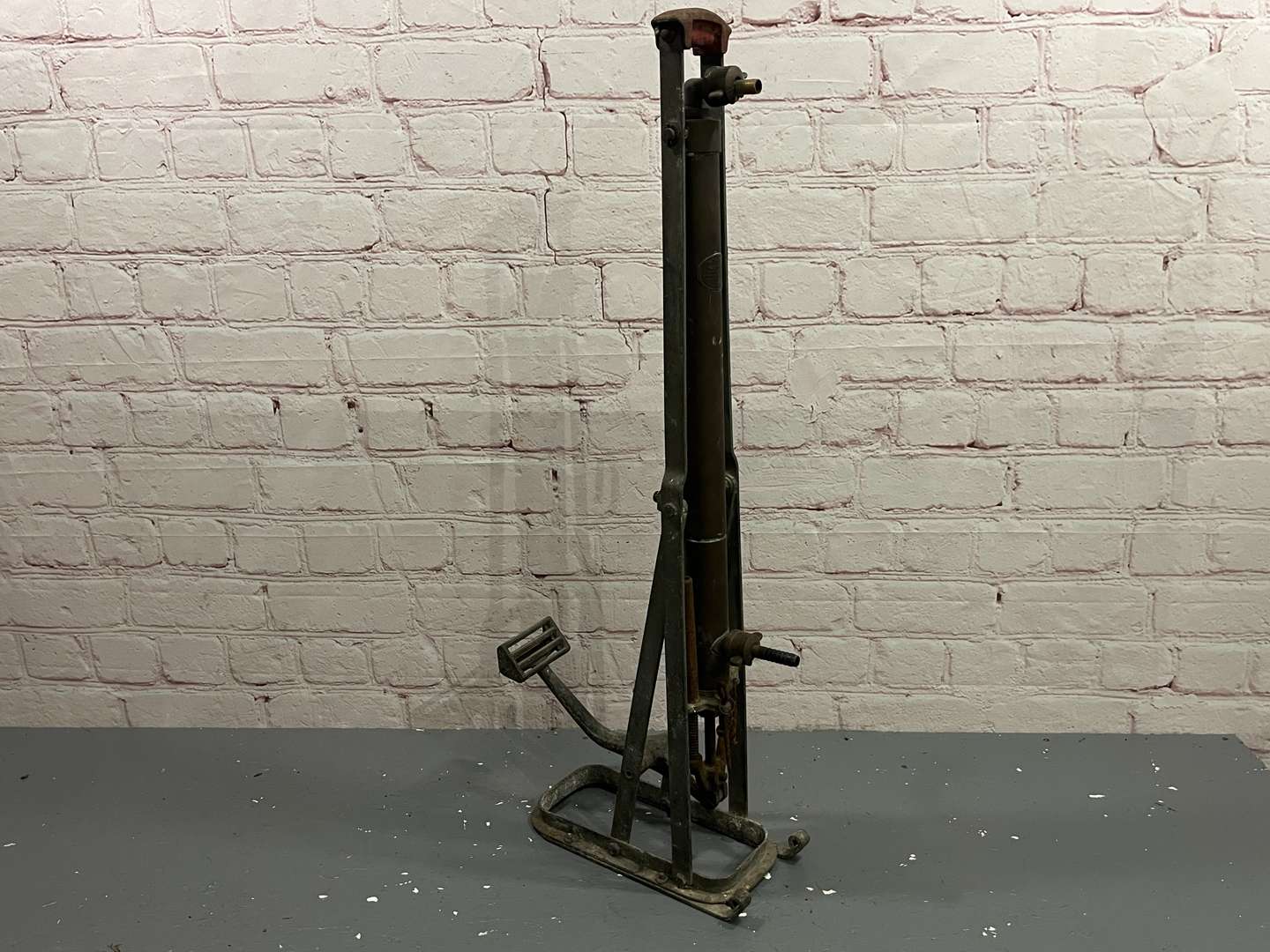 <p>Enots Hyject Vintage Foot Pump</p>