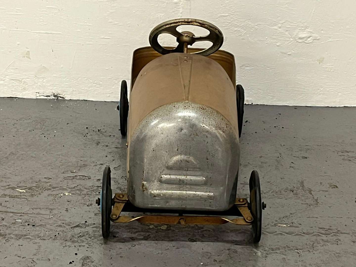<p>Tin Plate Childs Pedal Car</p>