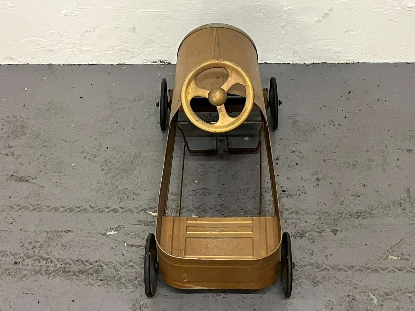 <p>Tin Plate Childs Pedal Car</p>