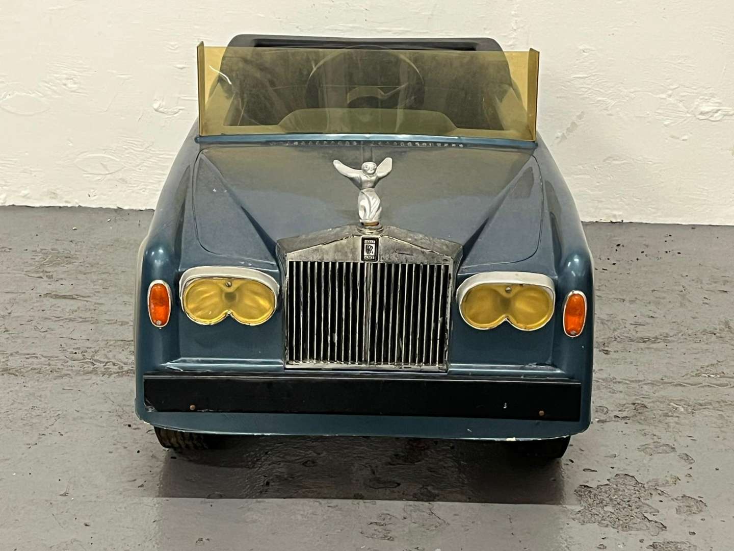 <p>Rolls Royce Corniche Sharna Tri-ang Childs Pedal Car</p>