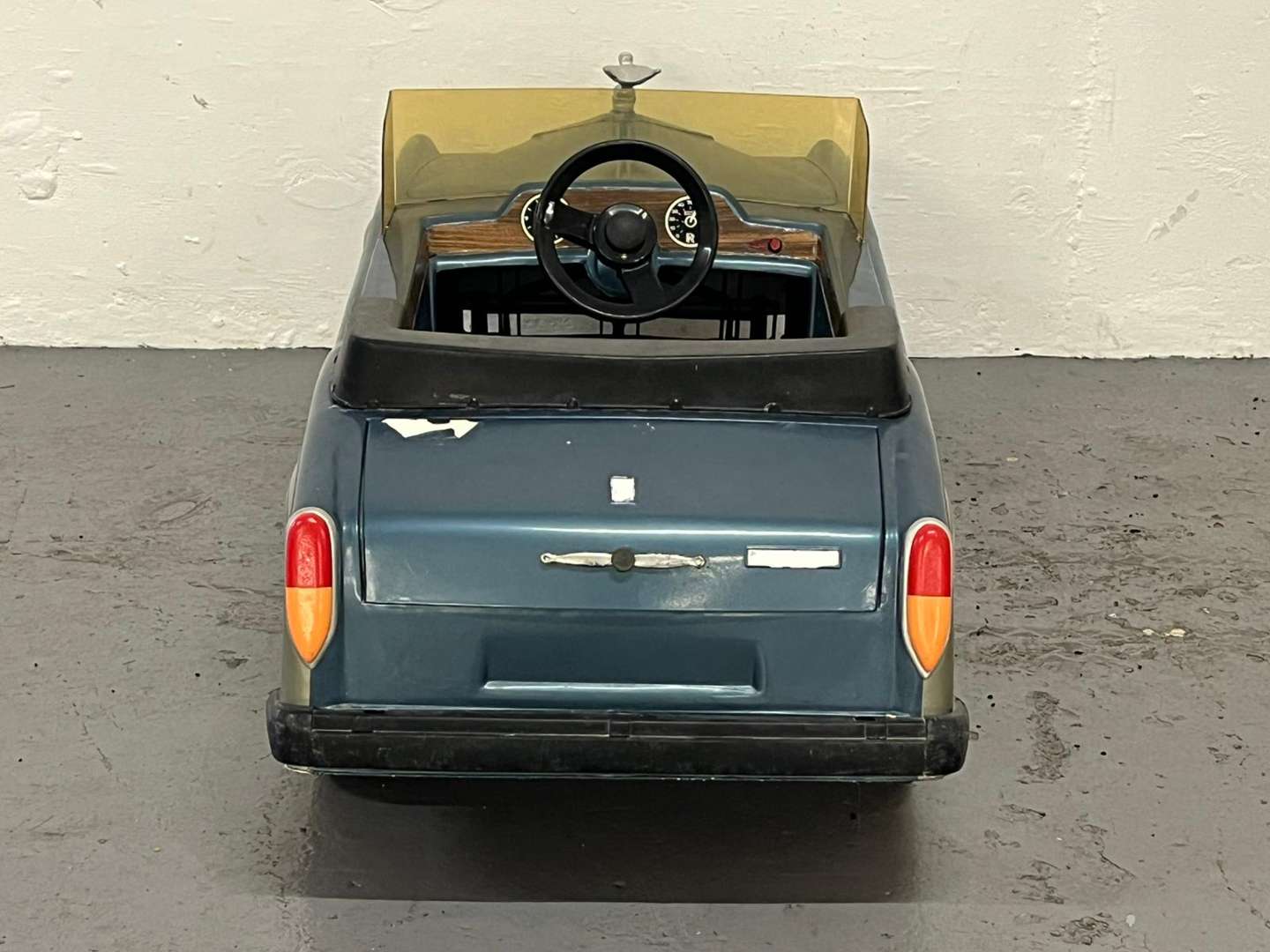 <p>Rolls Royce Corniche Sharna Tri-ang Childs Pedal Car</p>