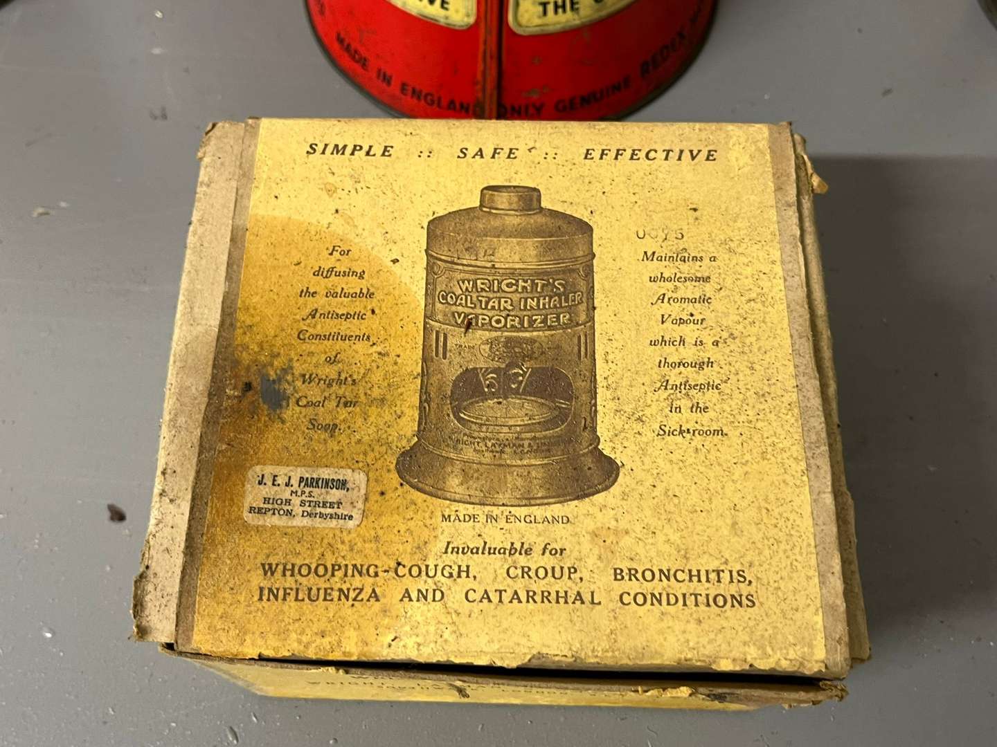 <p>Mixed Lot of Vintage Oil Cans&nbsp;</p>
