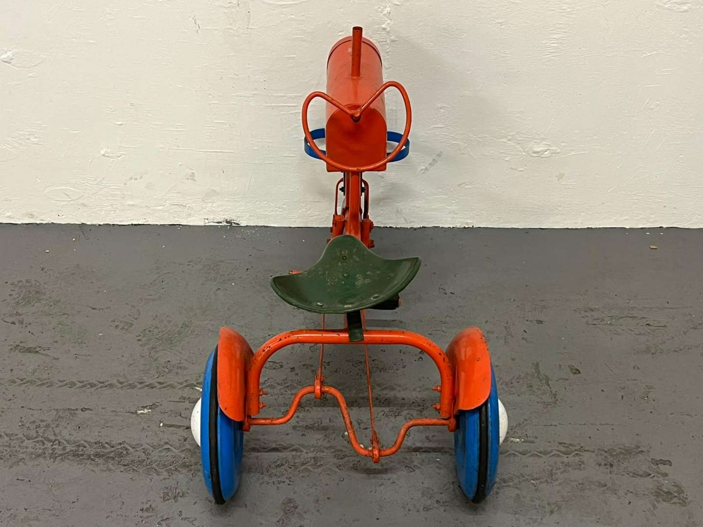 <p>Tri-ang Tin Plate Pedal Tractor</p>