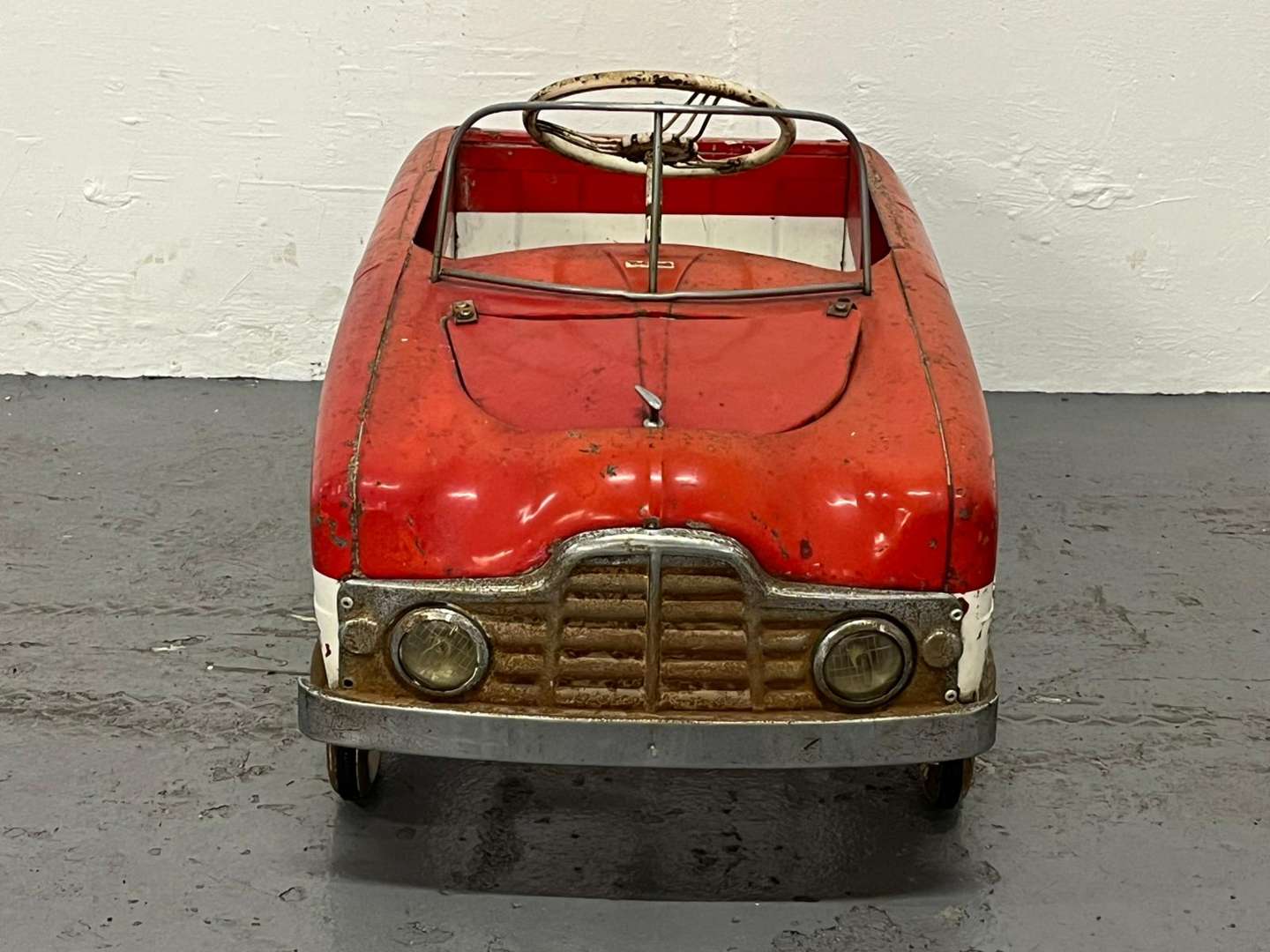 <p>Tri-ang Tin Plated Childs Pedal Car</p>