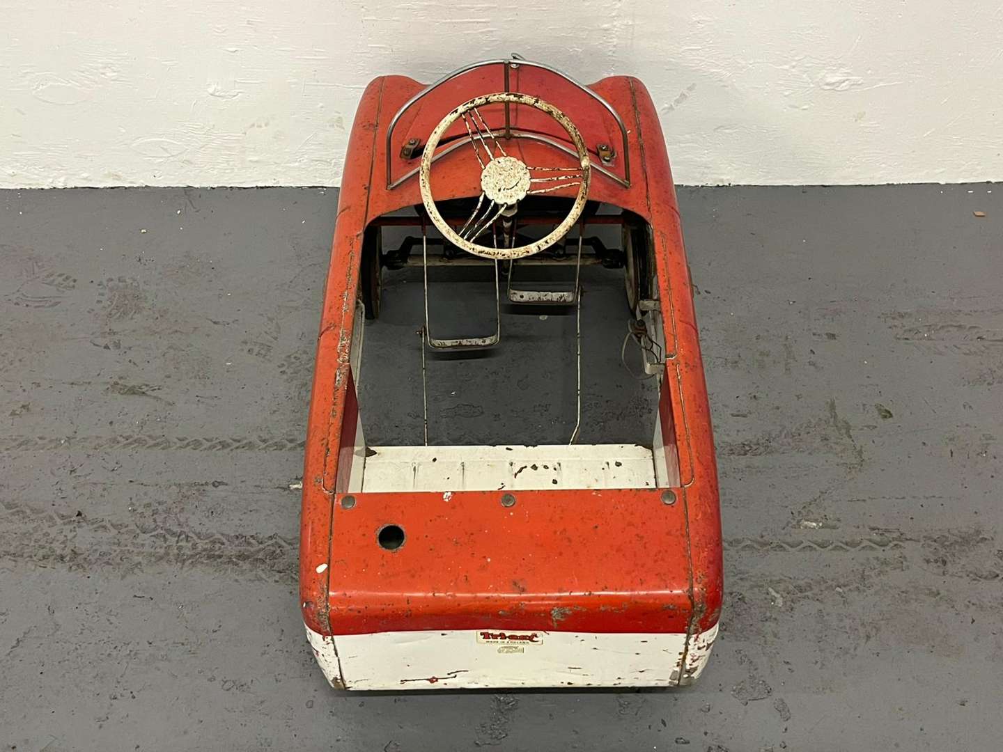 <p>Tri-ang Tin Plated Childs Pedal Car</p>
