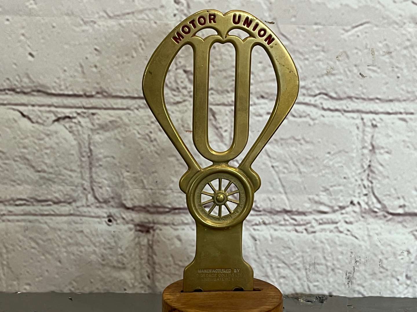 <p>Motor Union Car Badge Circa 1909 By D. George Collins Ltd</p>