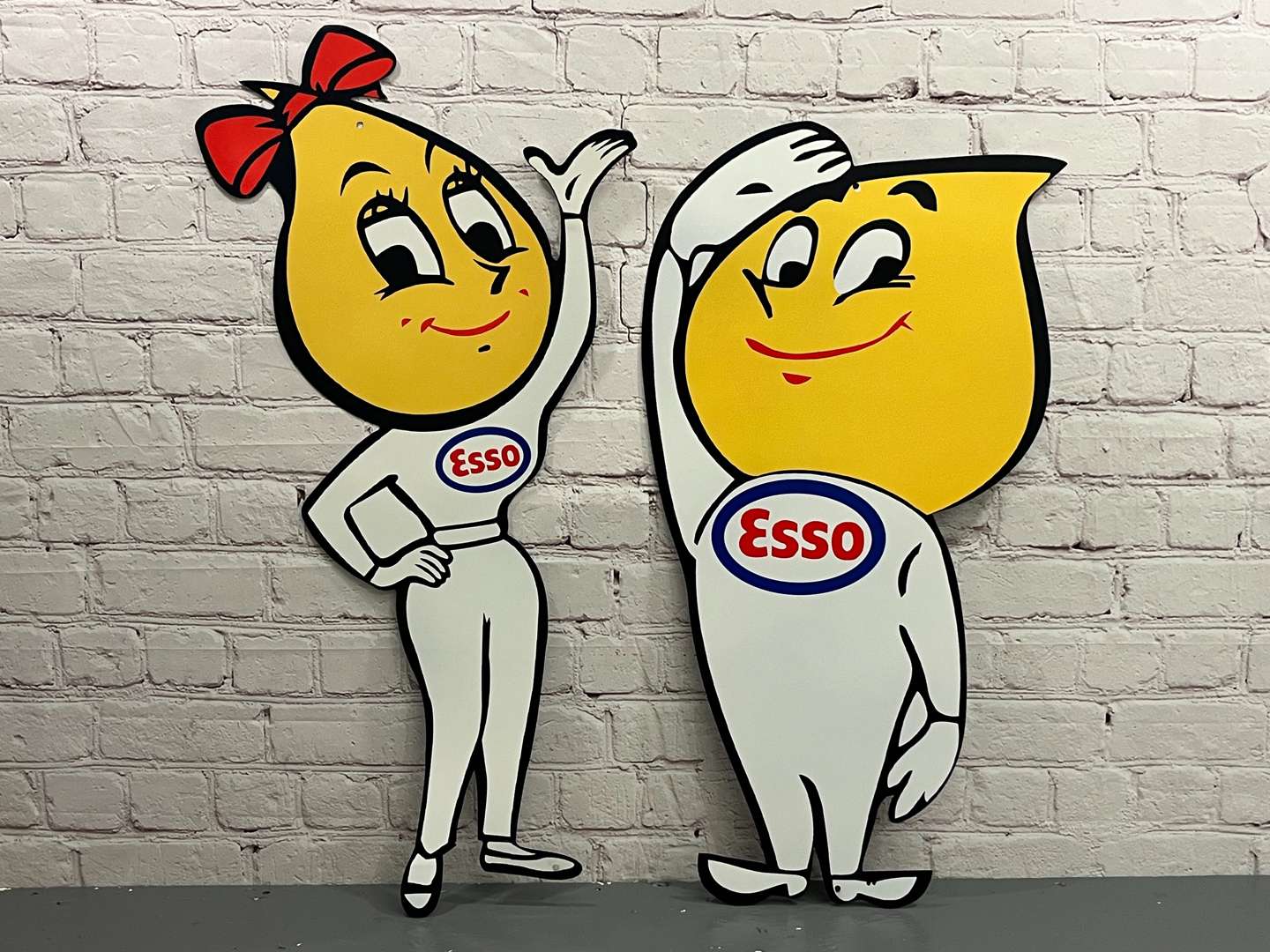 <p>Mr and Mrs Drip Metal Signs</p>