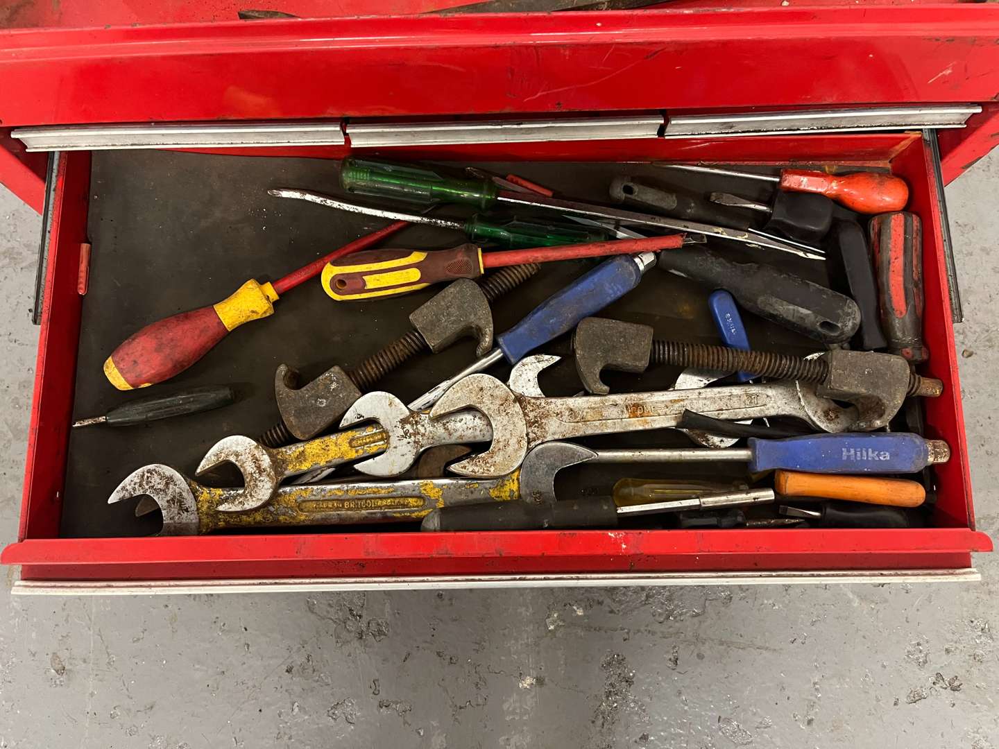 <p>Teng Tools Metal Top Box and Contents&nbsp;</p>