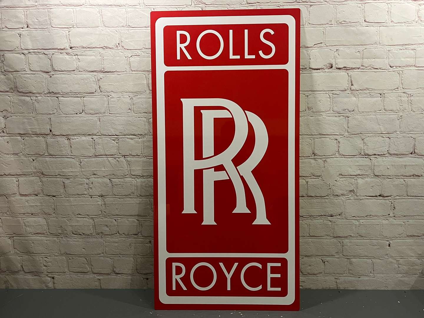 <p>Rolls Royce Sign on Metal Board&nbsp;</p>