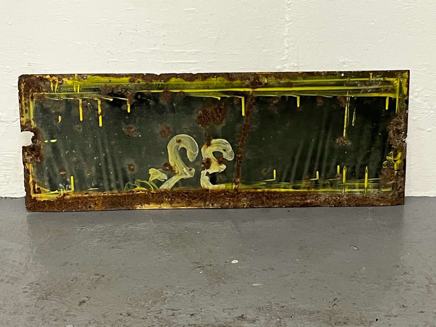 <p>Smoke B.D.V Enamel Sign</p>