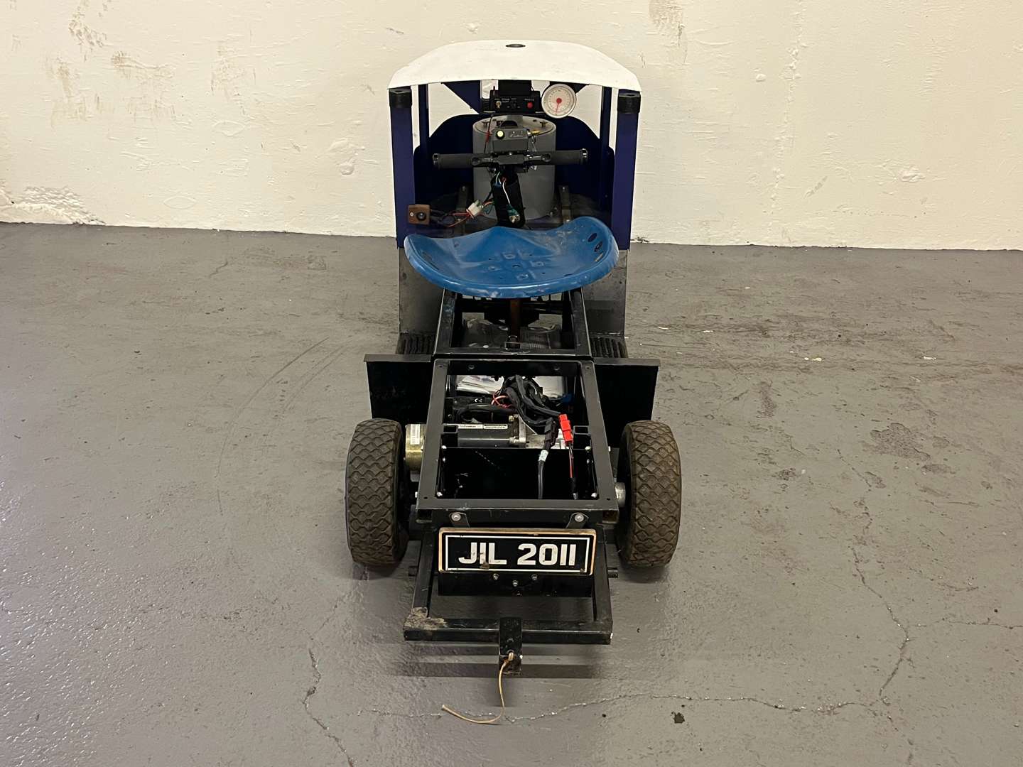 <p>Boga Battery Operated Ride on Cart&nbsp;</p>