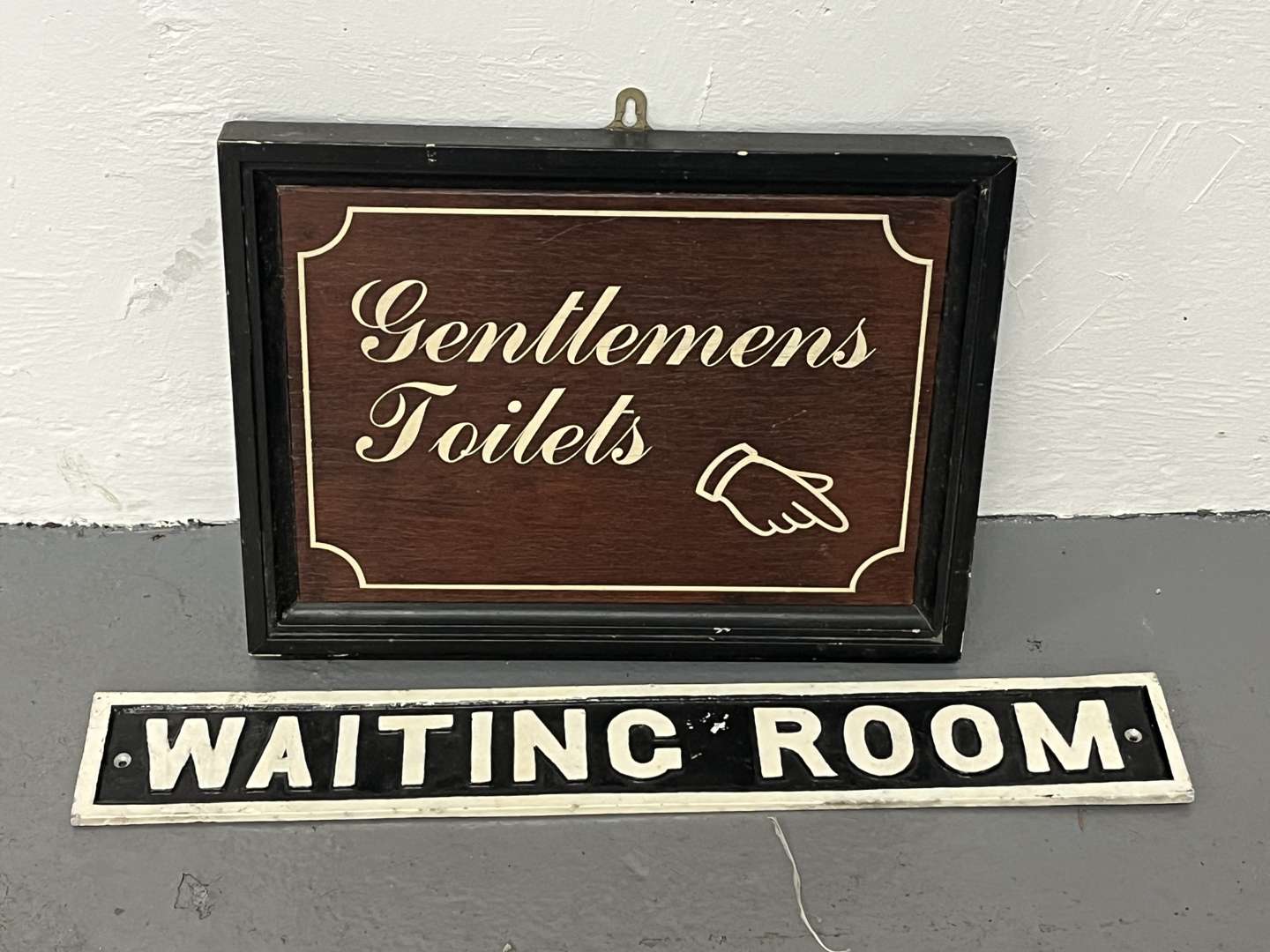 <p>Gentleman's Toilet Wooden Framed Sign and Waiting Room Sign (2)</p>