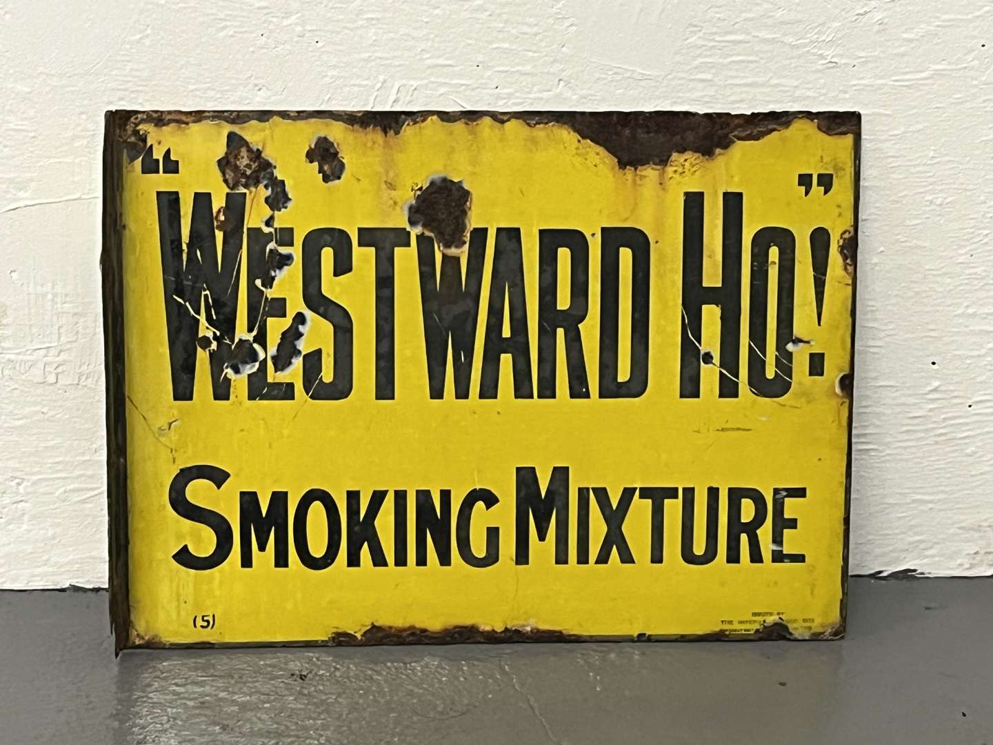 <p>Wills's Gold Flake Cigarettes 10 for 3d Enamel Flange Sign</p>