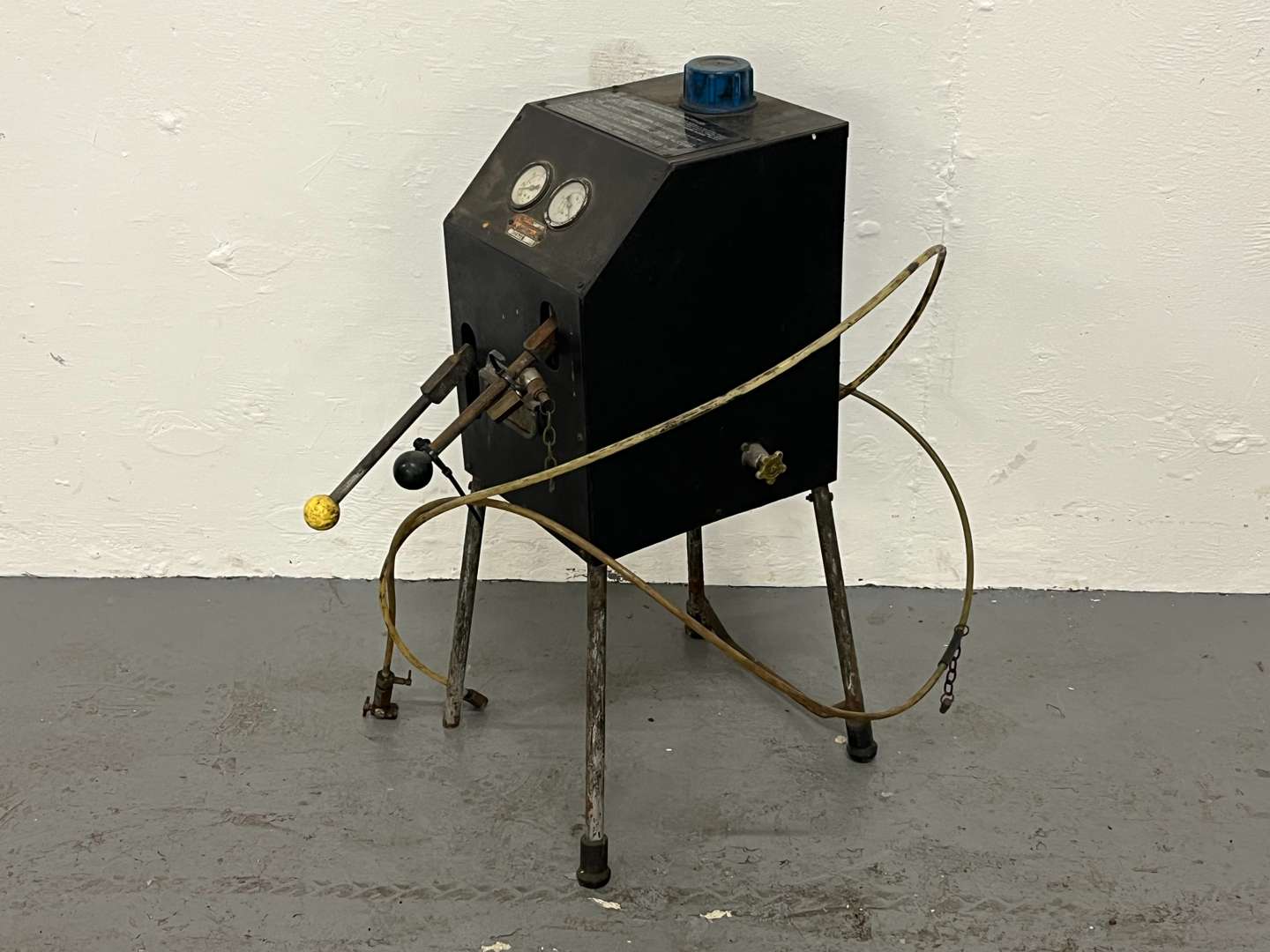 <p>Churchill Hydrolastic Pump</p>