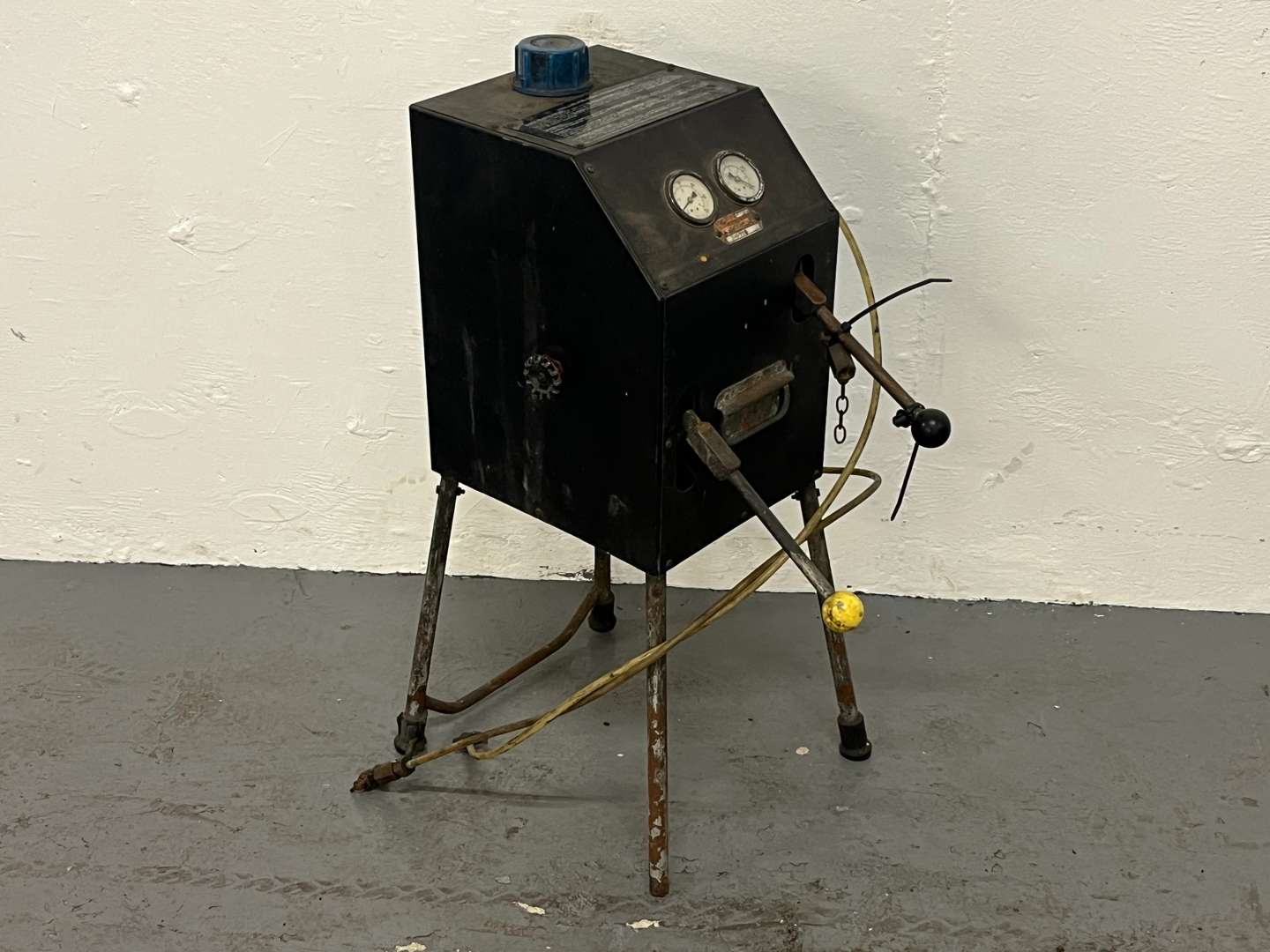 <p>Churchill Hydrolastic Pump</p>