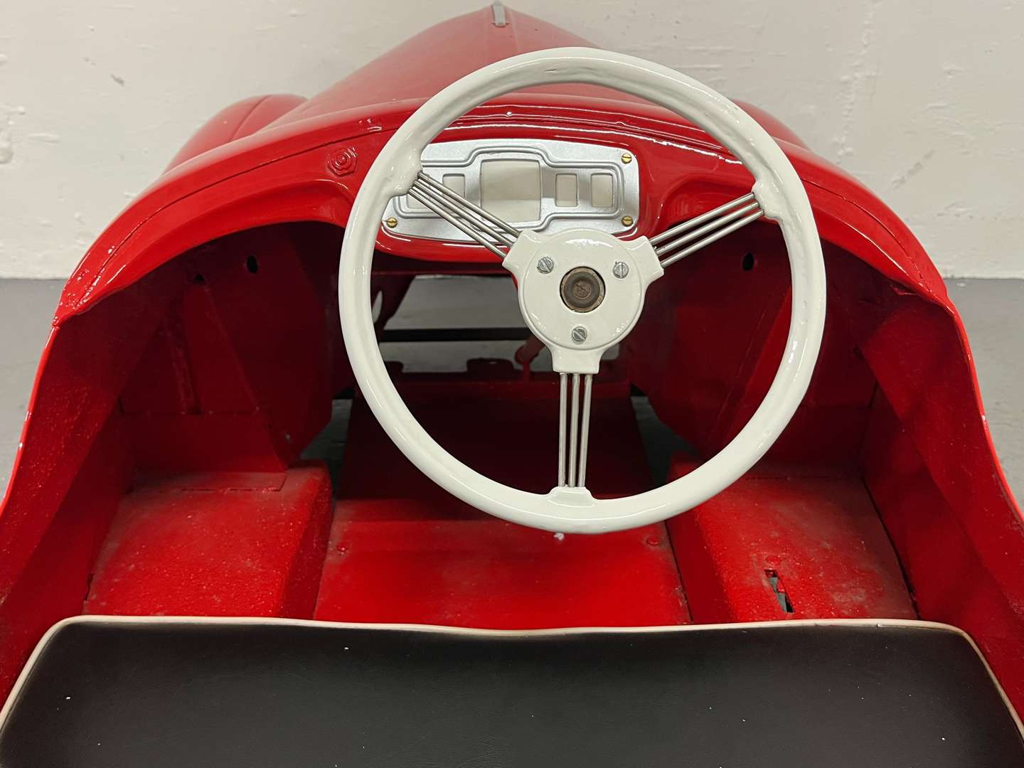 <p>Fairground Austin J40 Pedal Car</p>