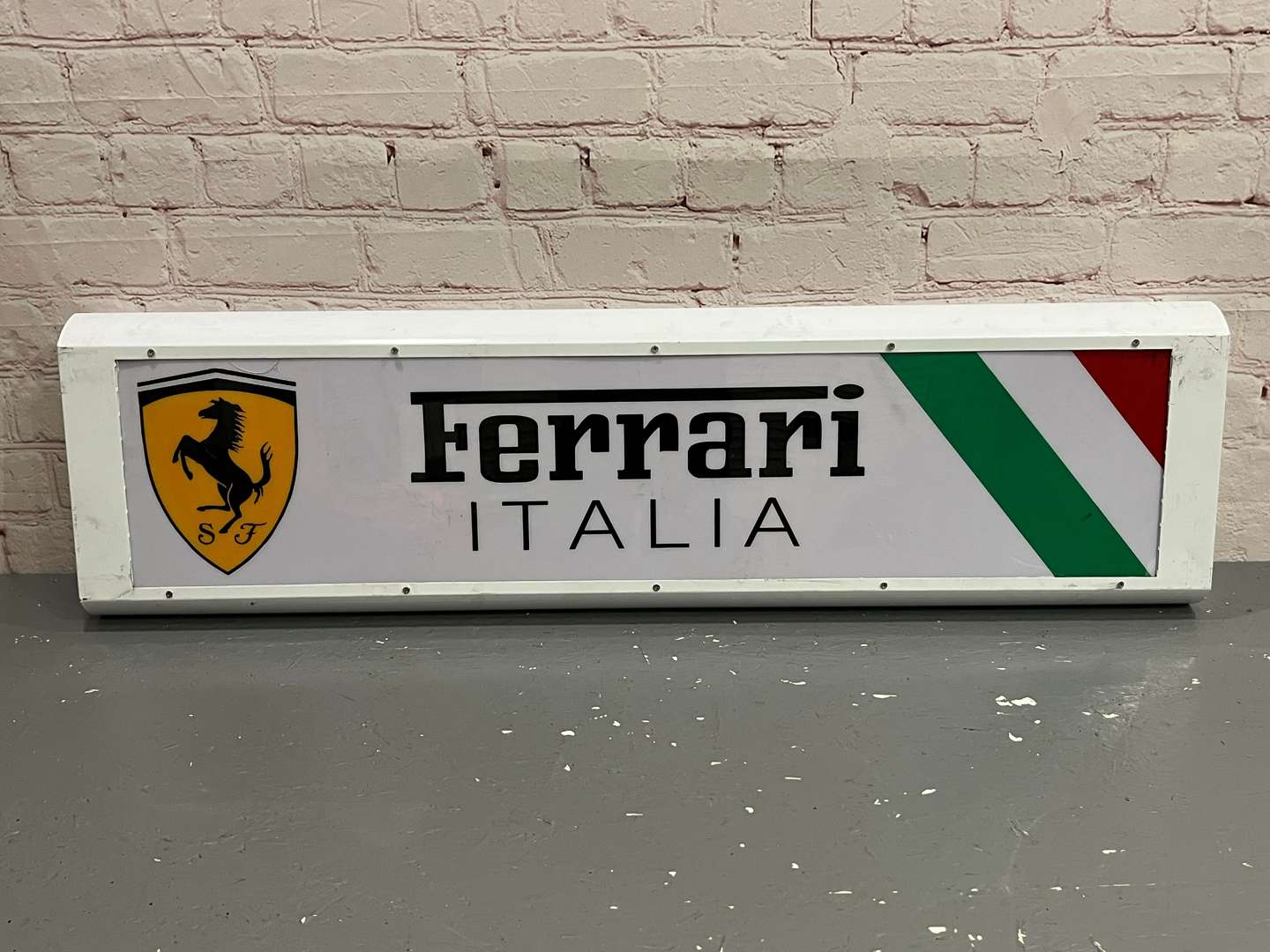 <p>Ferrari Italia Illuminated Sign</p>