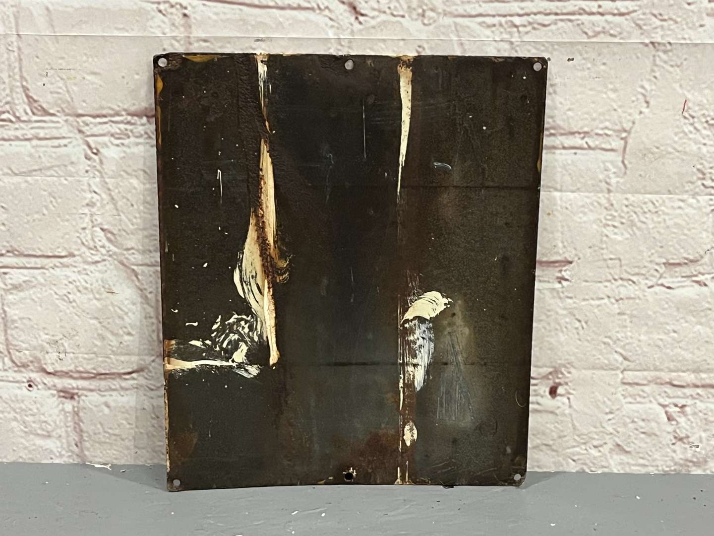 <p>The Camping Club Listed Site Enamel Sign</p>