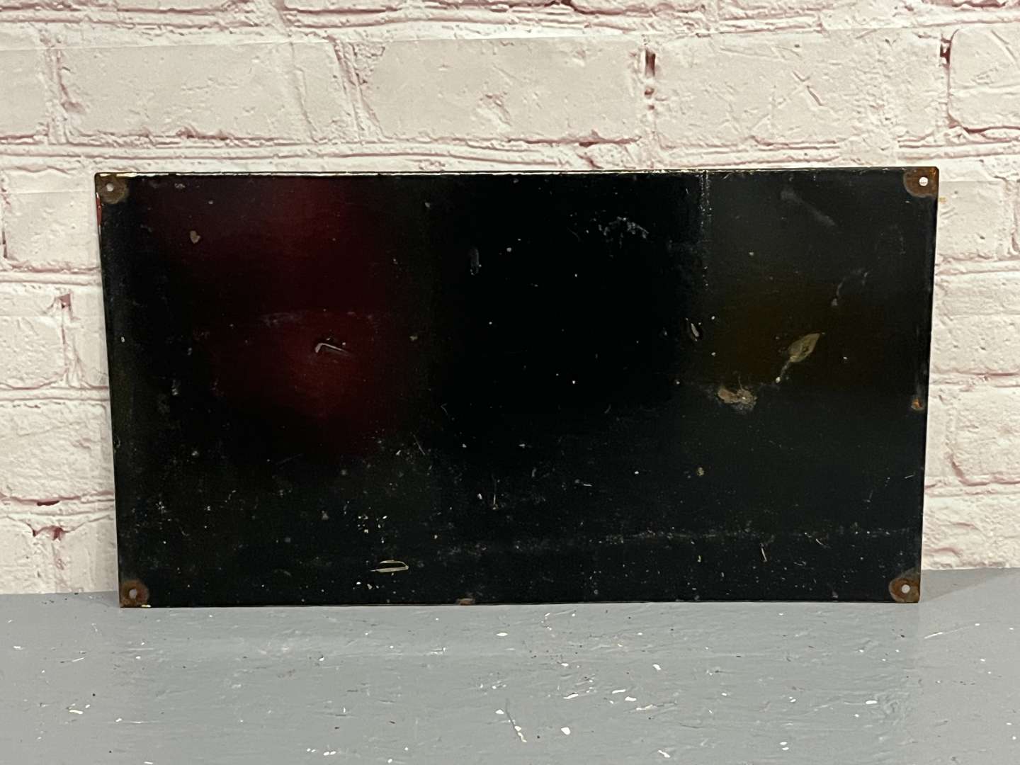 <p>Gargoyle Mobiloil Authorized Service Enamel Sign</p>