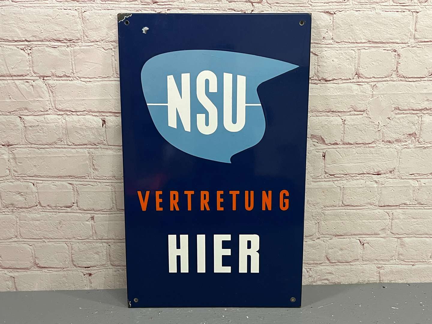 <p>NSU Vertretung Hier Enamel Sign</p>