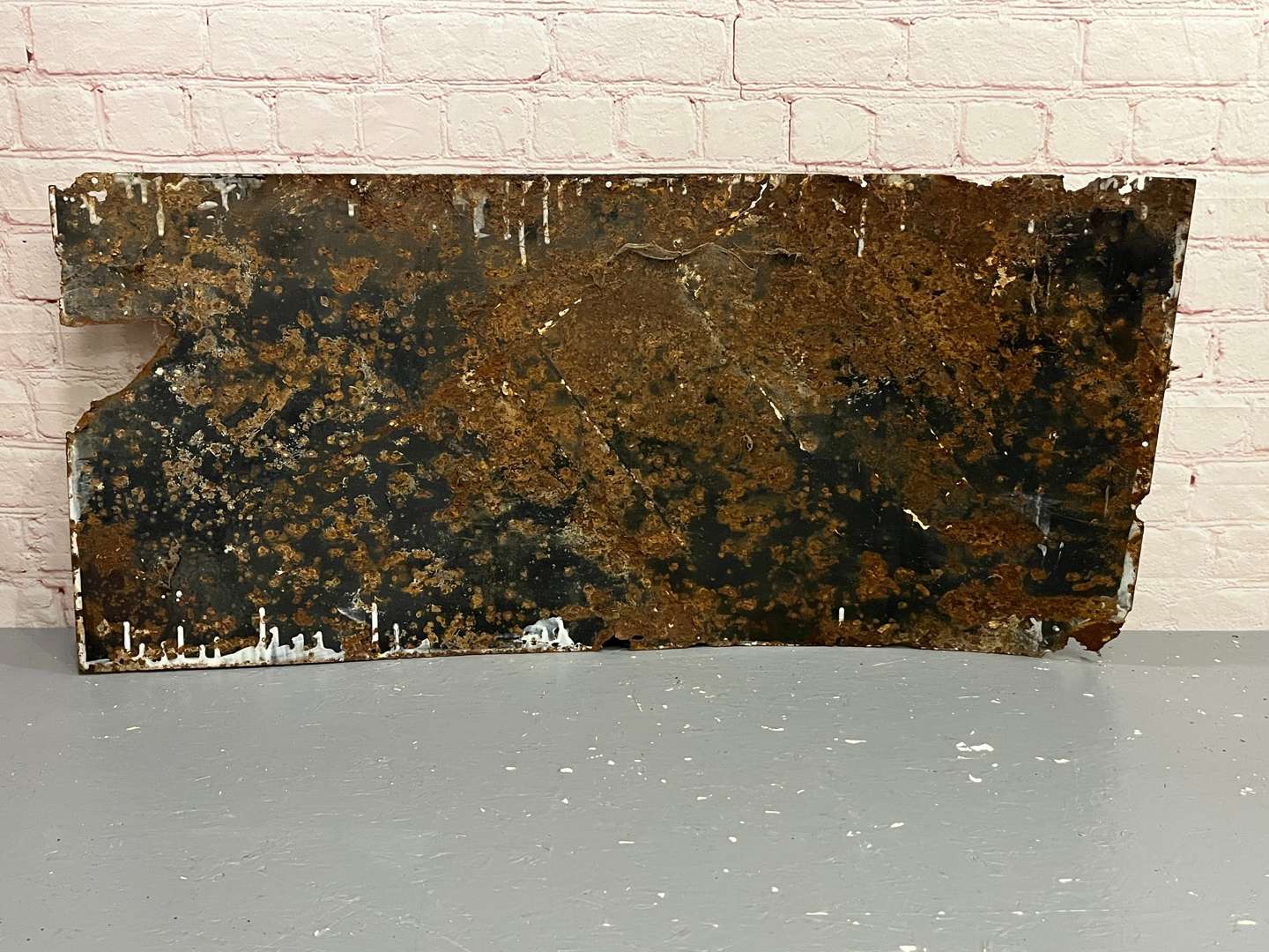 <p>Gargoyle Vacuum Mobiloils Large Enamel Sign</p>