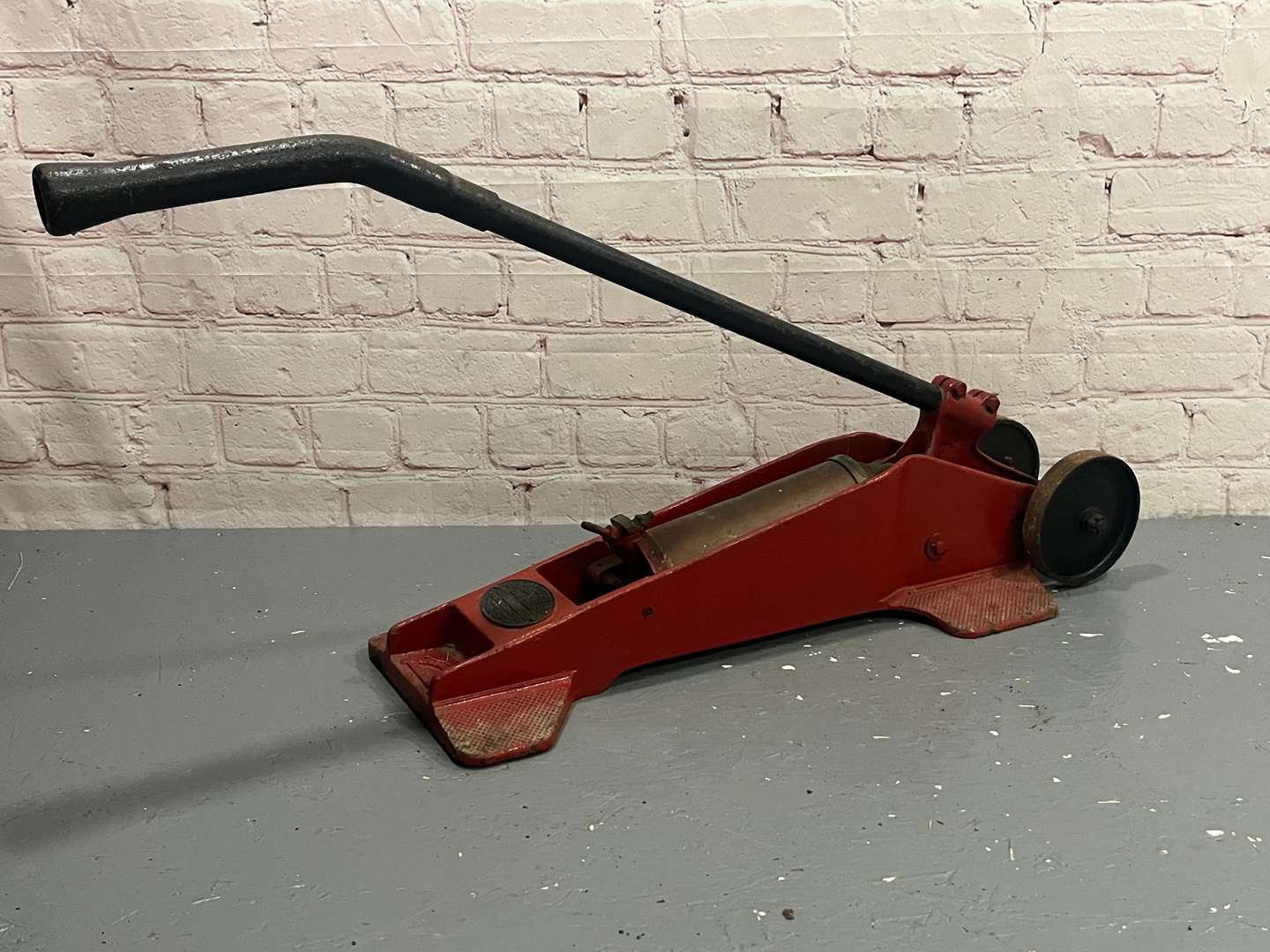 <p>Kismet Trolley Compressor&nbsp;</p>