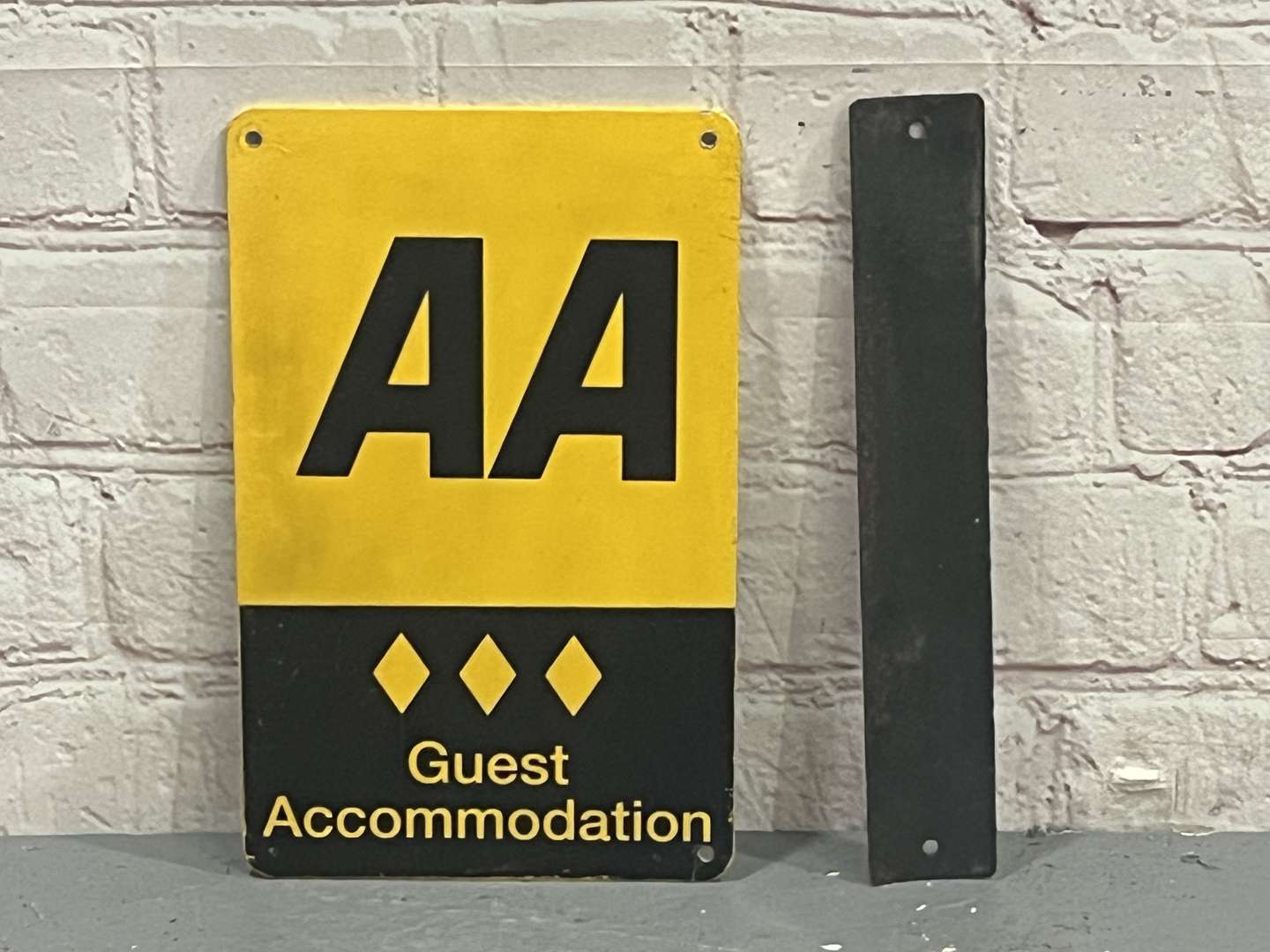 <p>AA Guest Accommodation and Enamel Danger Sign (2)</p>
