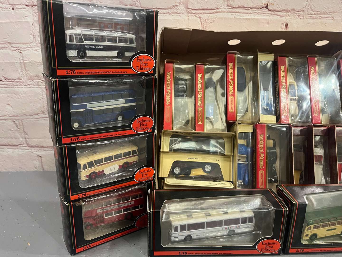 <p>Quantity of Boxed Model Cars and Buses</p>