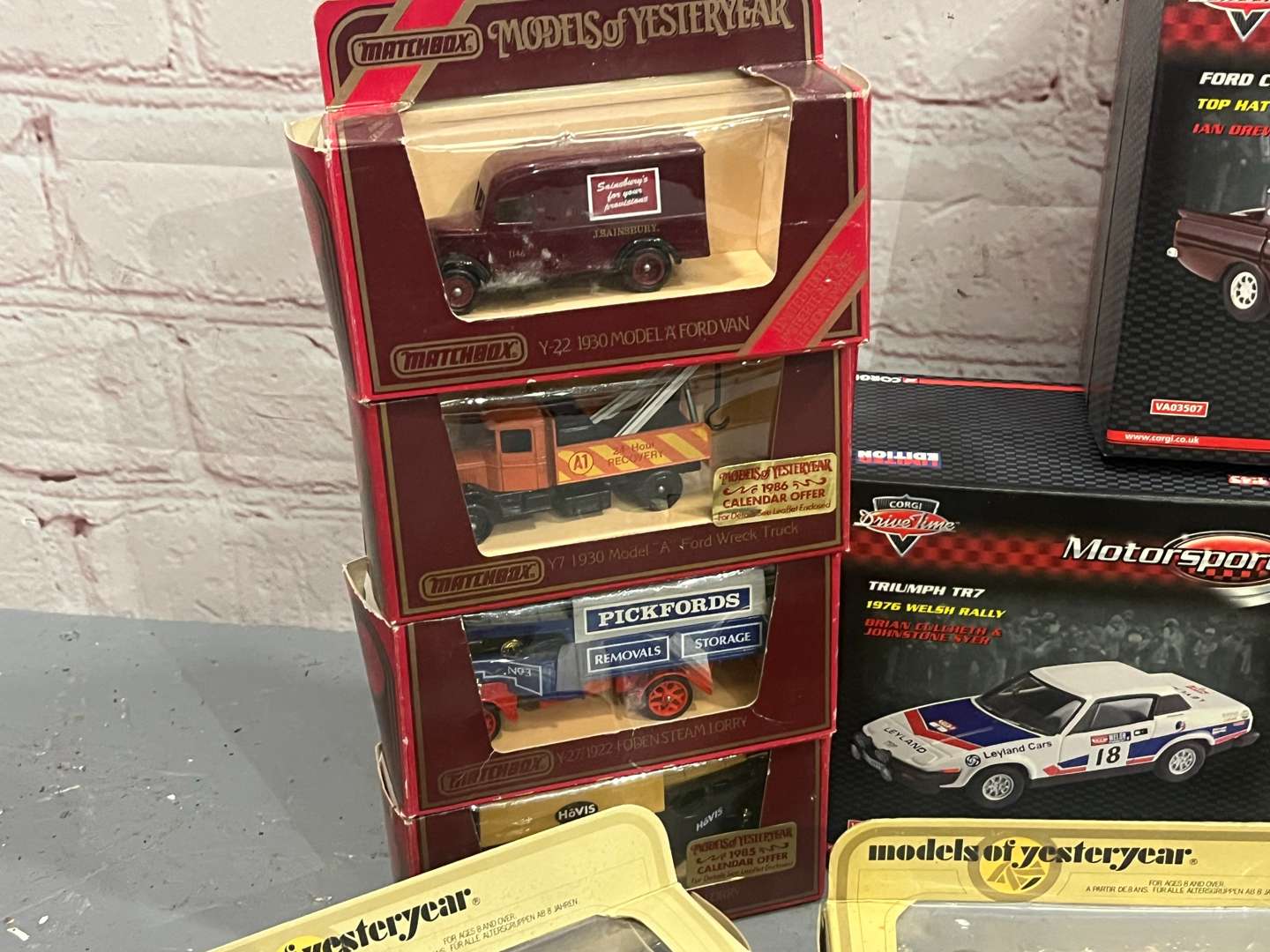 <p>Quantity of Boxed Model Cars and Commercial Vehicles&nbsp;</p>