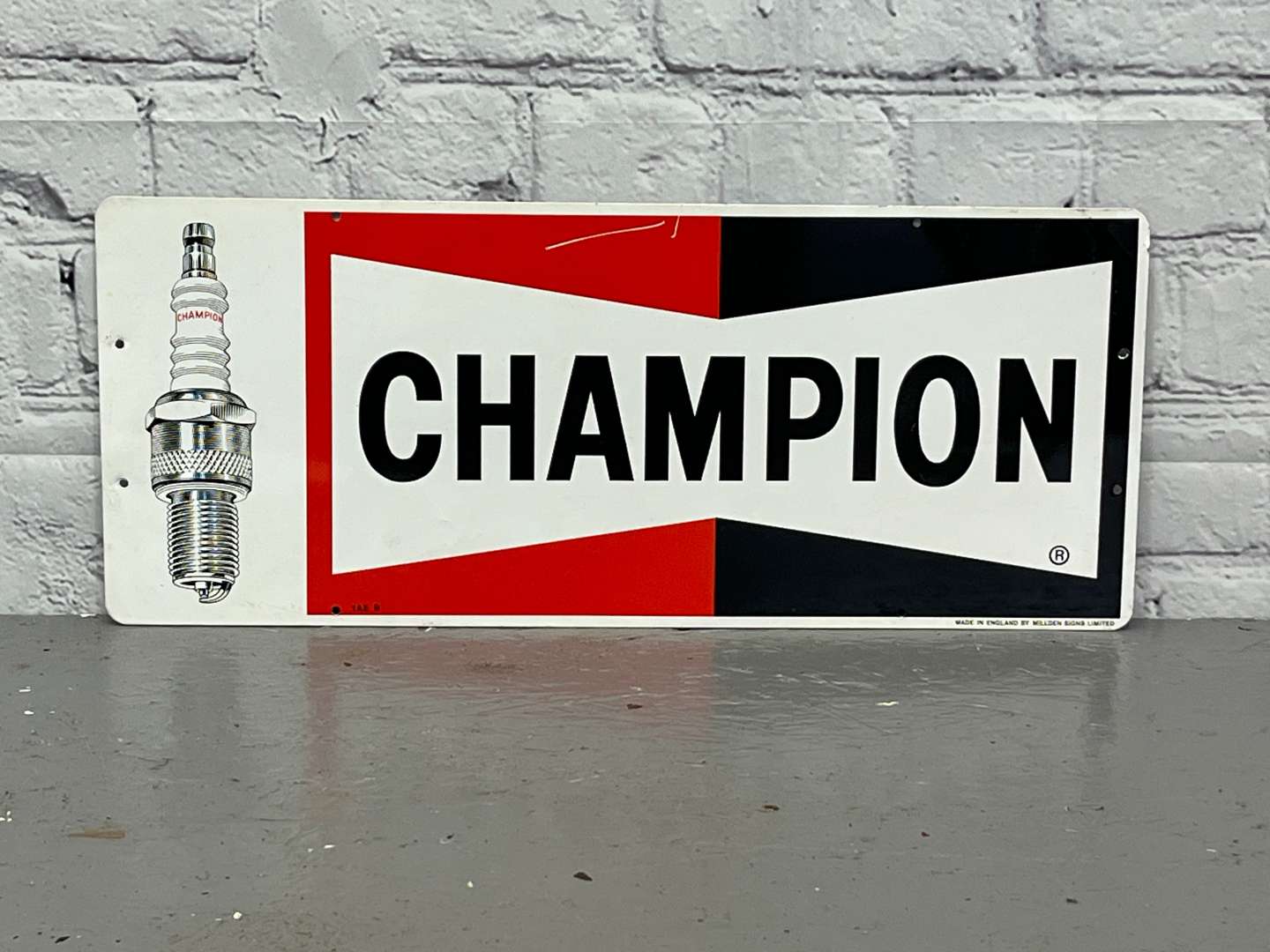 <p>Champion Spark Plug Aluminium Sign</p>