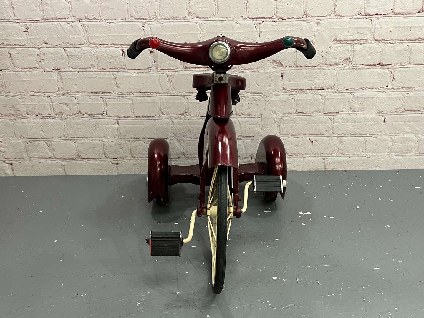 <p>German Childs Tin Plate Tricycle&nbsp;</p>
